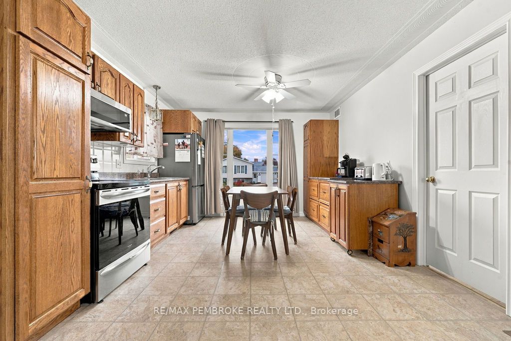 182 Market Street Property Photo 4