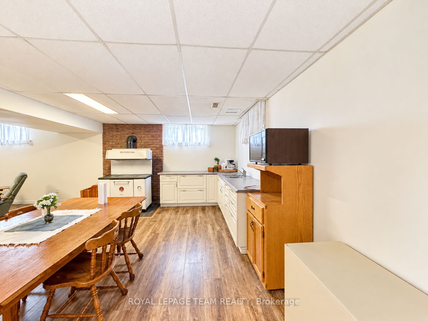 612 Elgin Street Property Photo 11