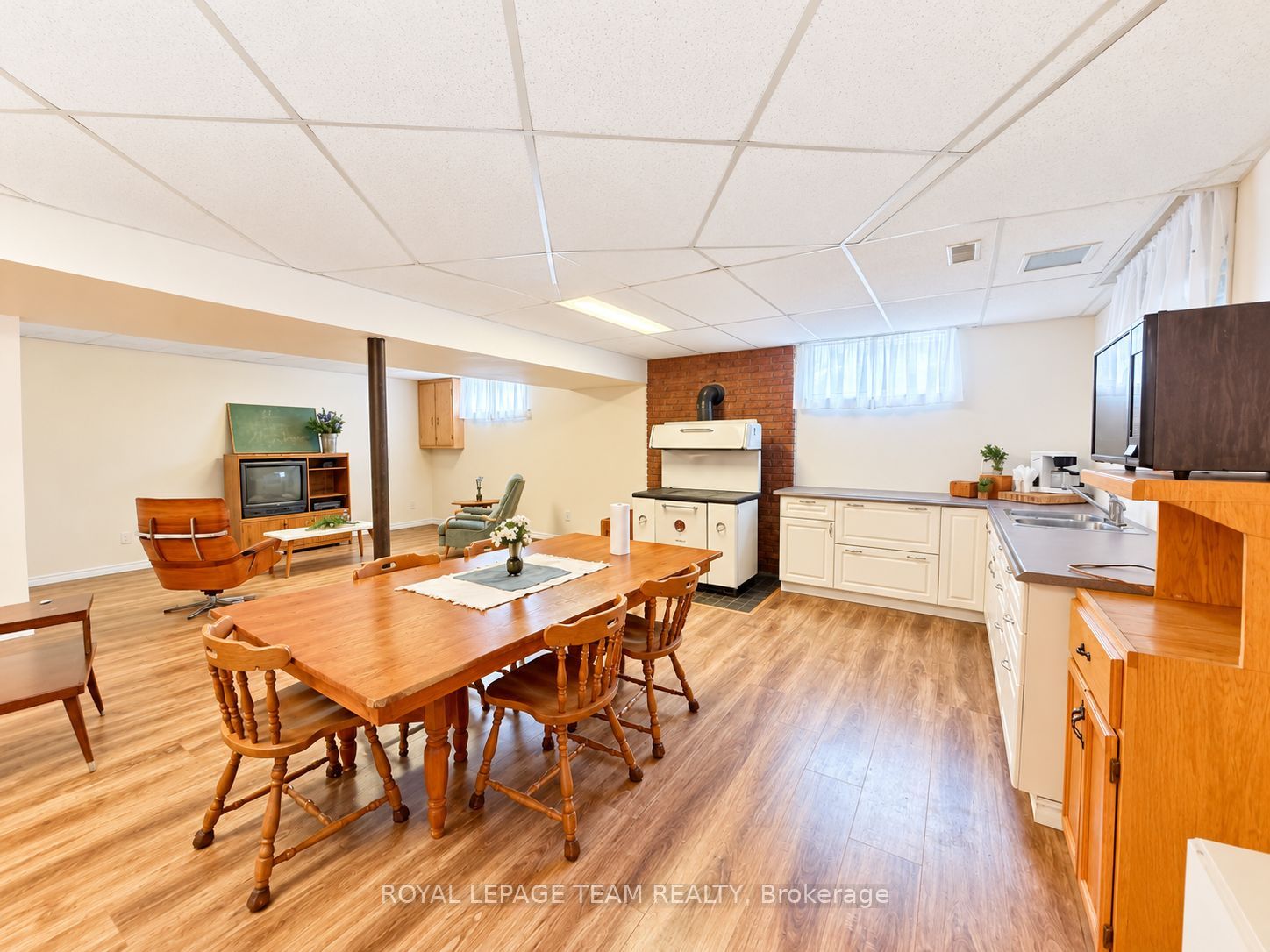 612 Elgin Street Property Photo 13
