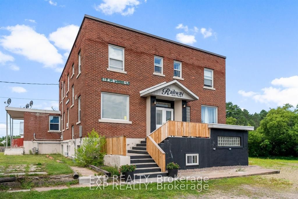 11 Albert Street Property Photo 1