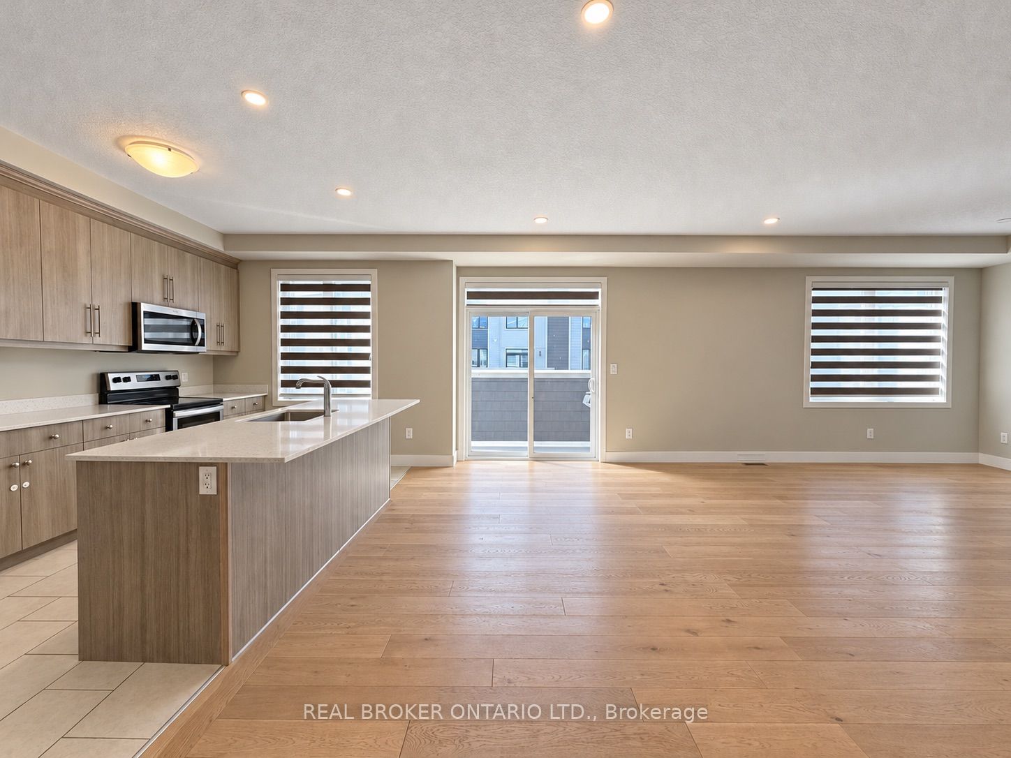 177 Edgevalley Road 184 Property Photo 6