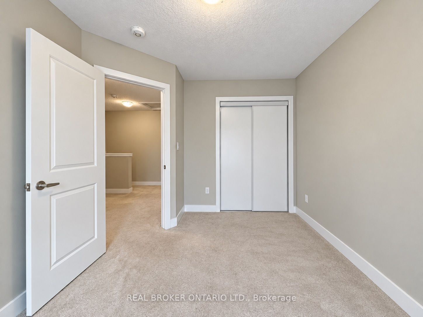 177 Edgevalley Road 184 Property Photo 13
