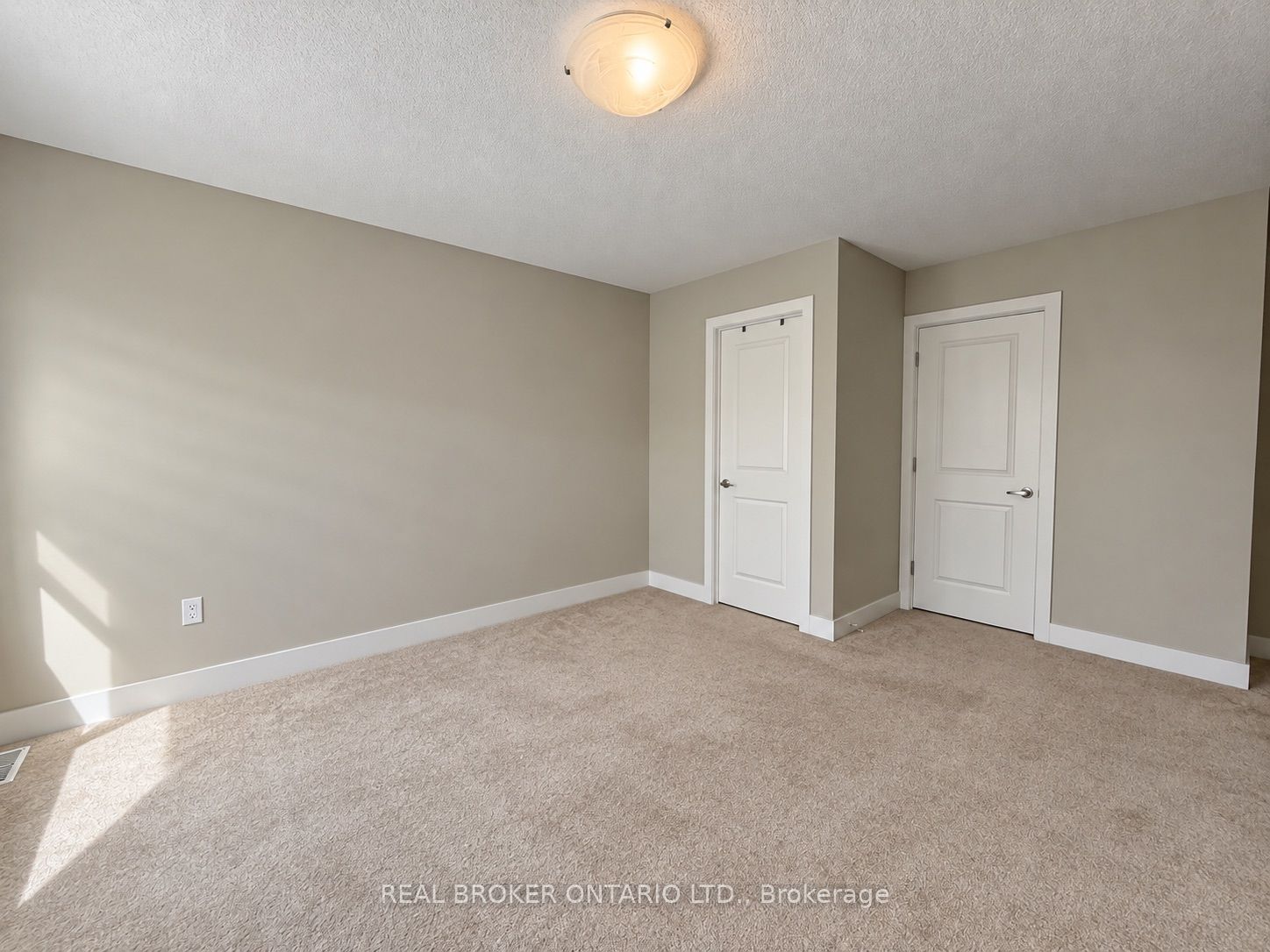 177 Edgevalley Road 184 Property Photo 16