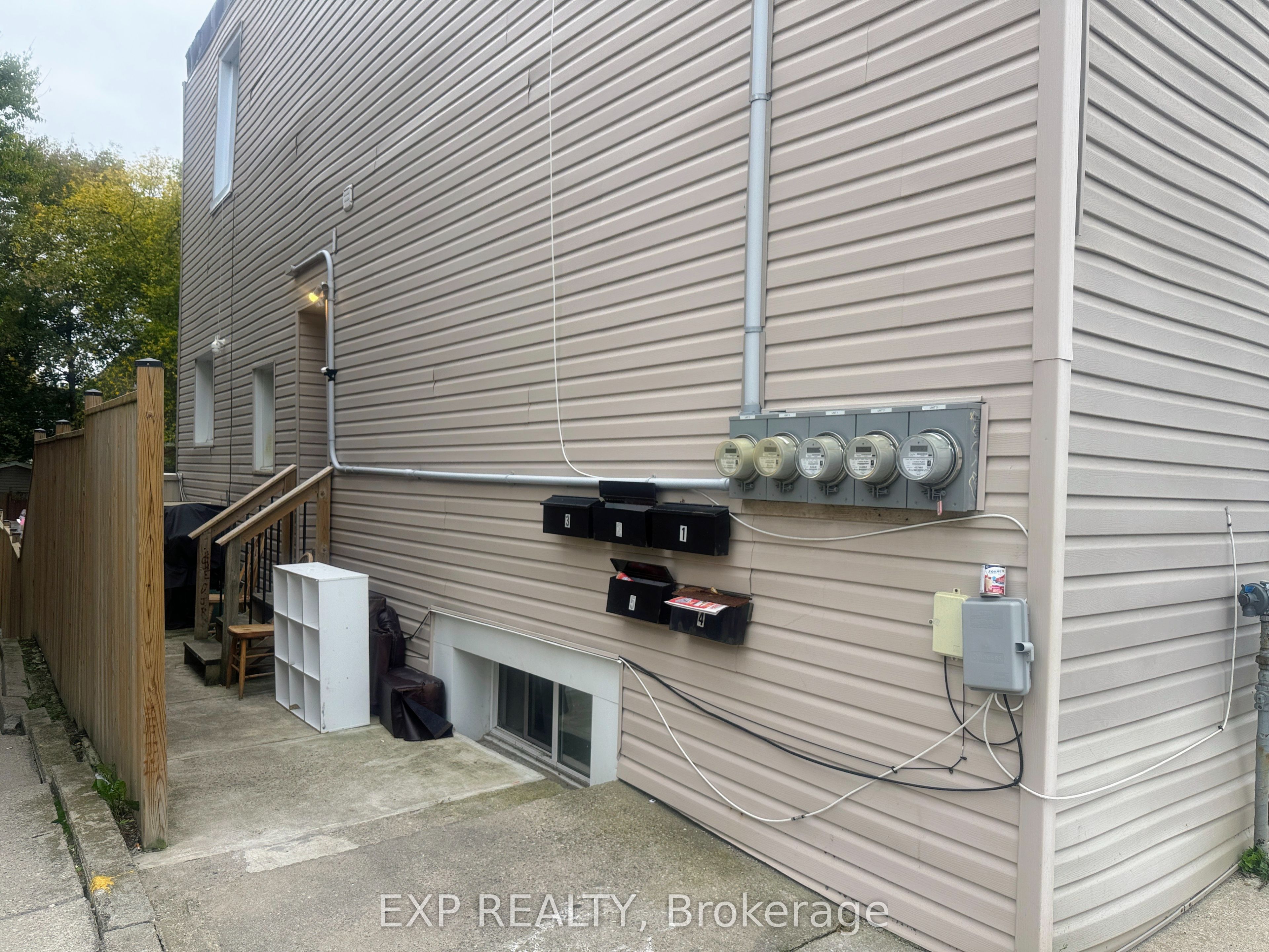 20 Adelaide Street S Property Photo 5