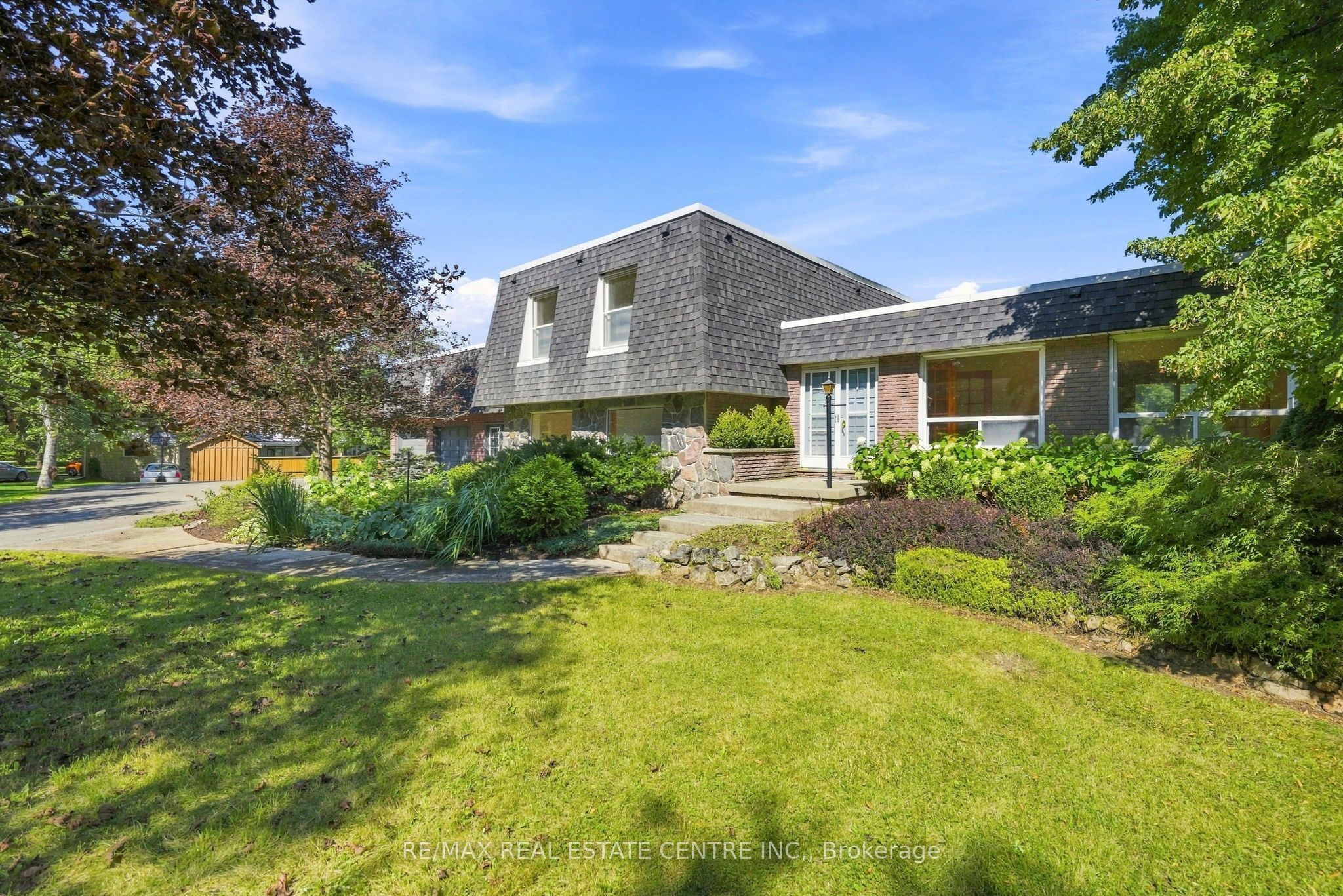 26 Maplewood Drive Property Photo 2