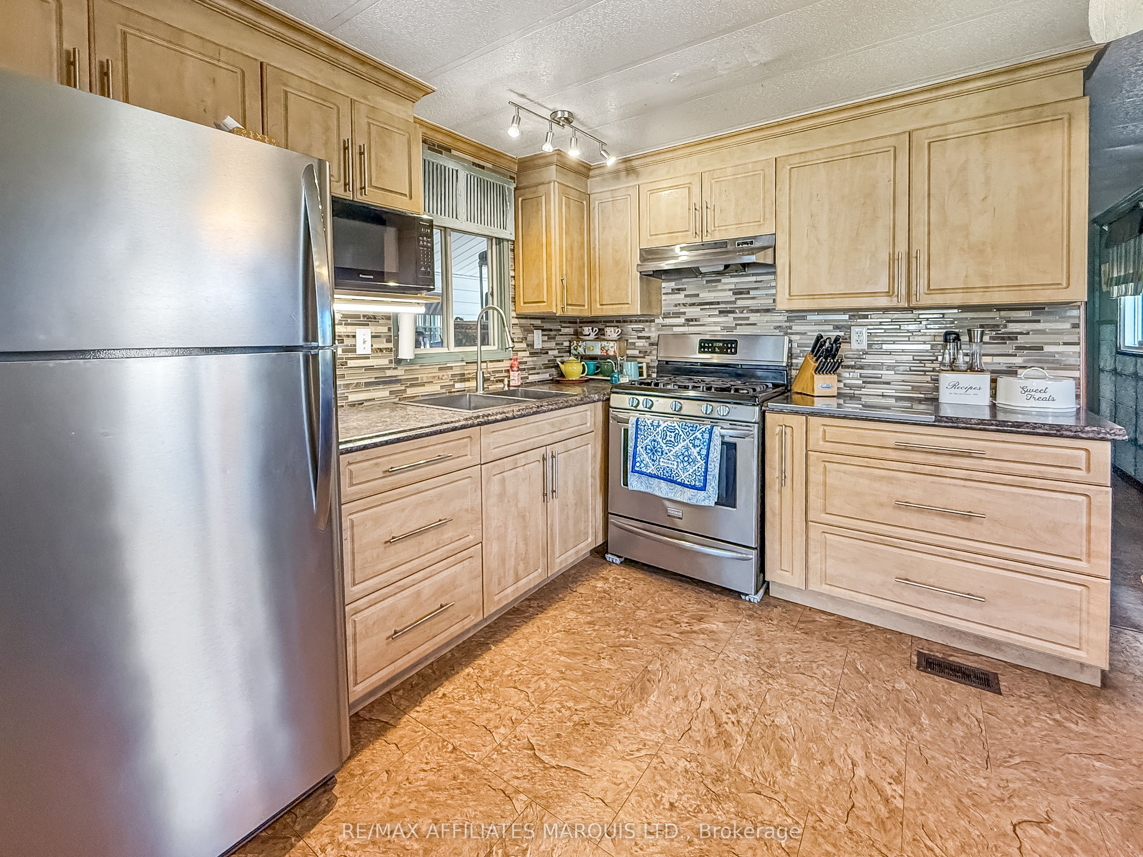 2155 Tollgate Road W 15 Property Photo 9