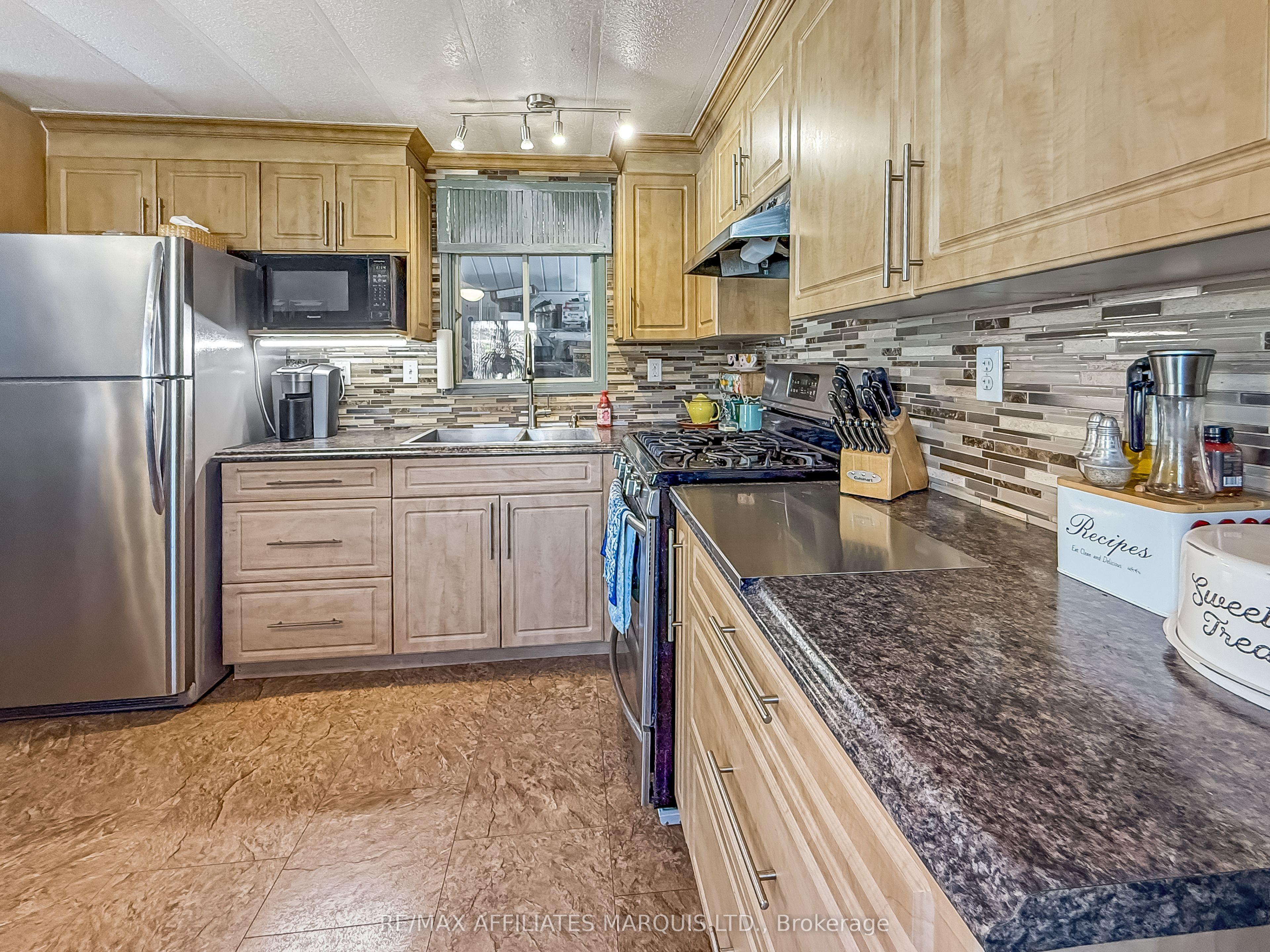 2155 Tollgate Road W 15 Property Photo 10