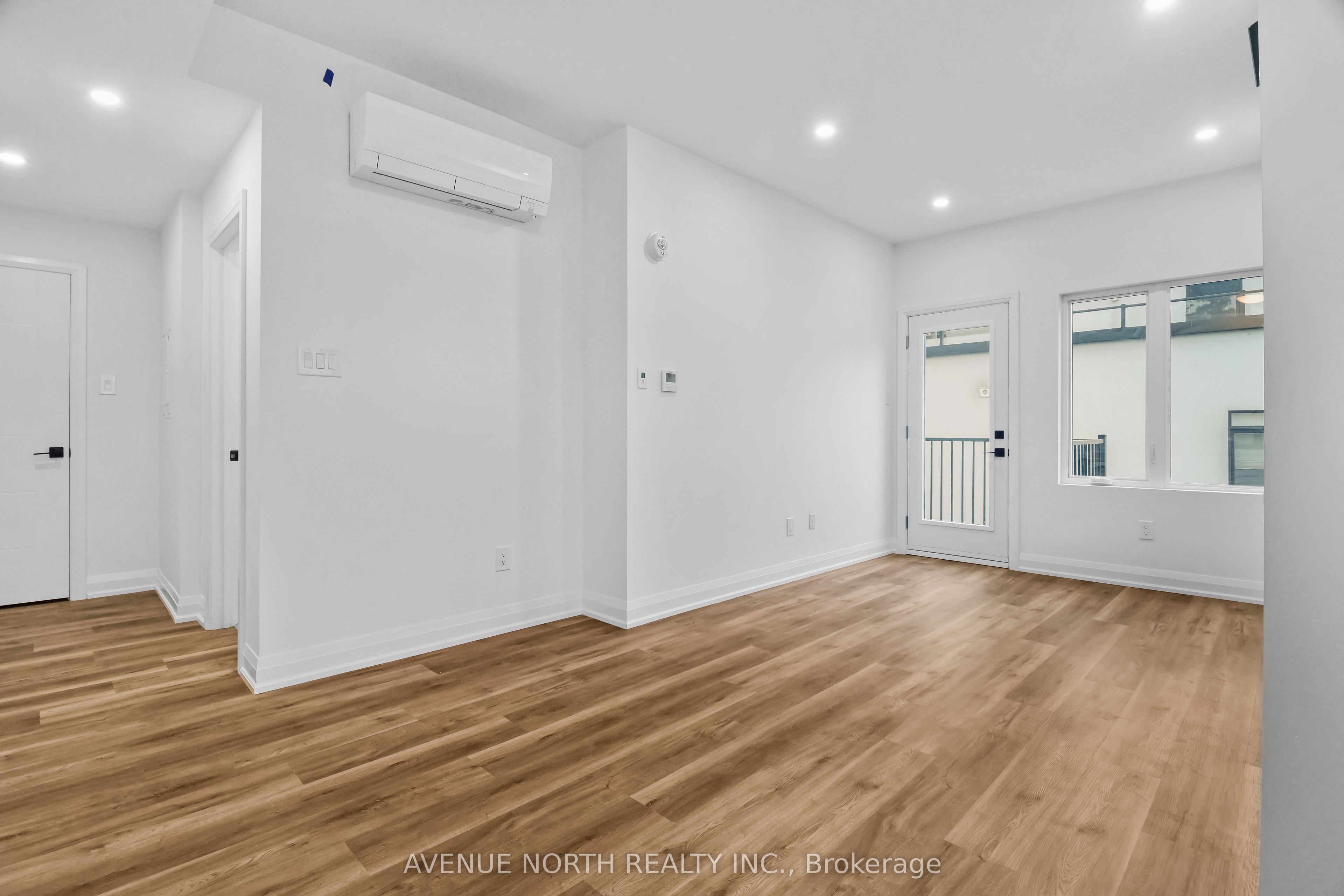 436 Athlone Avenue 202 Property Photo 2