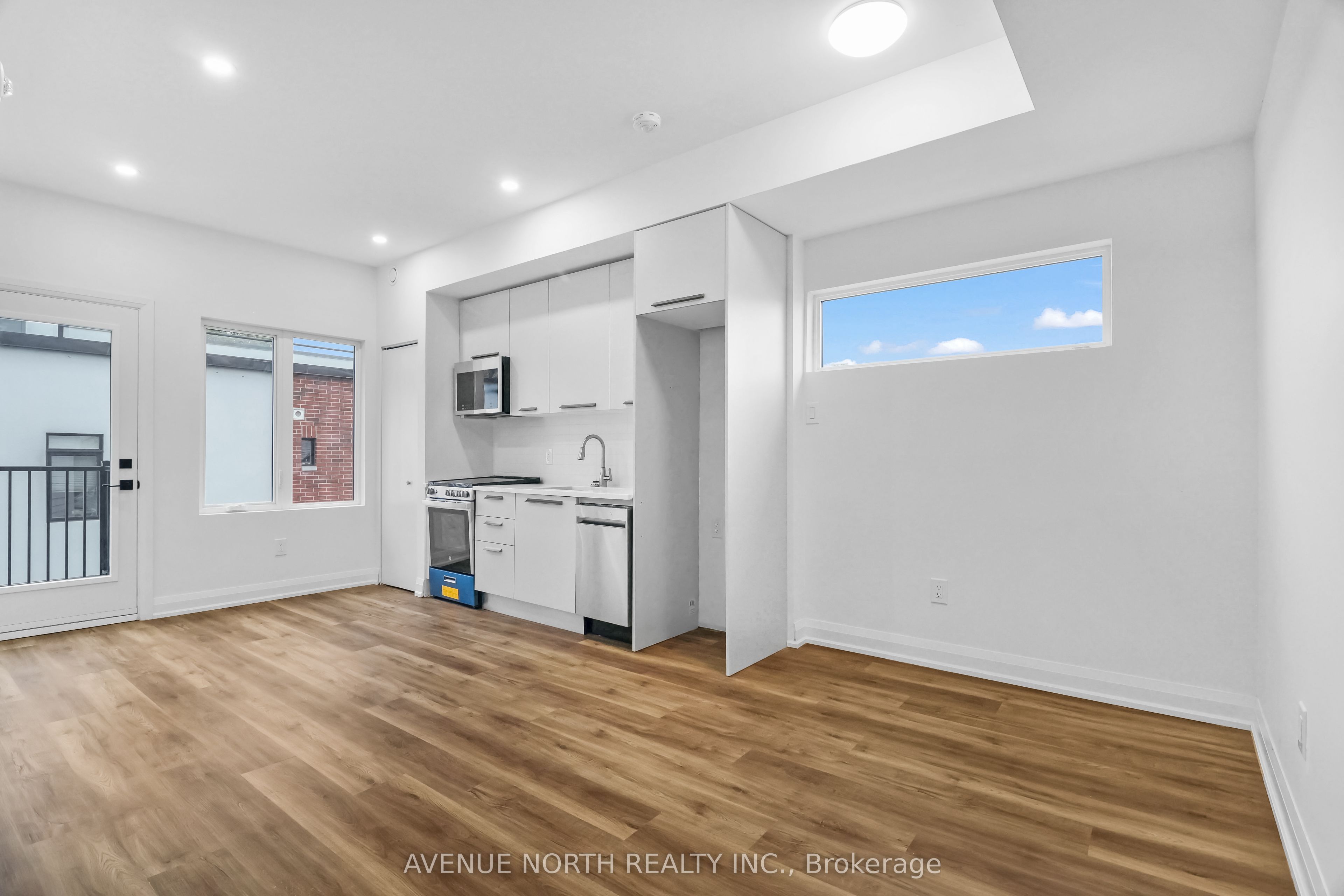 436 Athlone Avenue 202 Property Photo 3