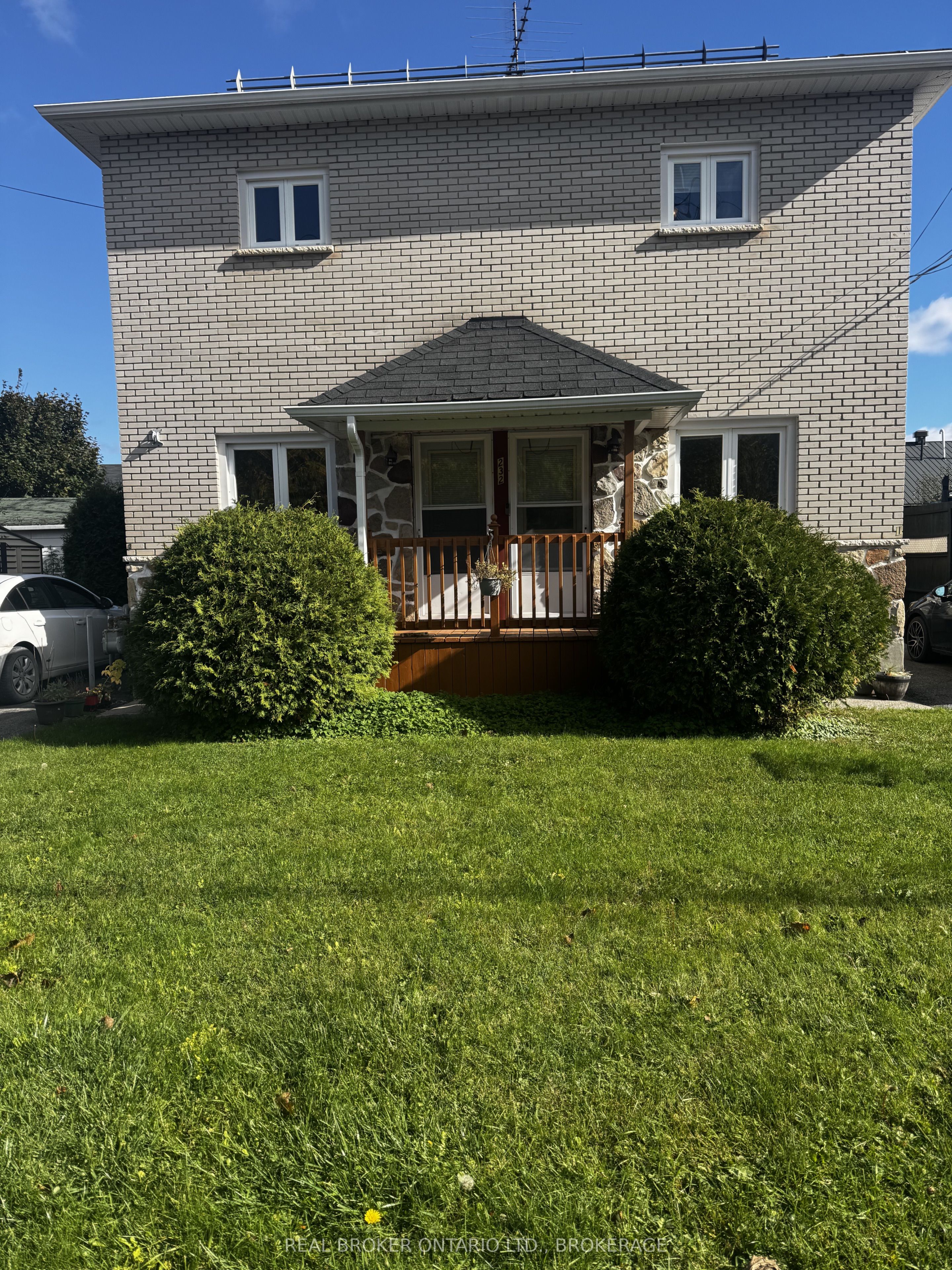232 EAST BOUNDARY Road Property Photo 1