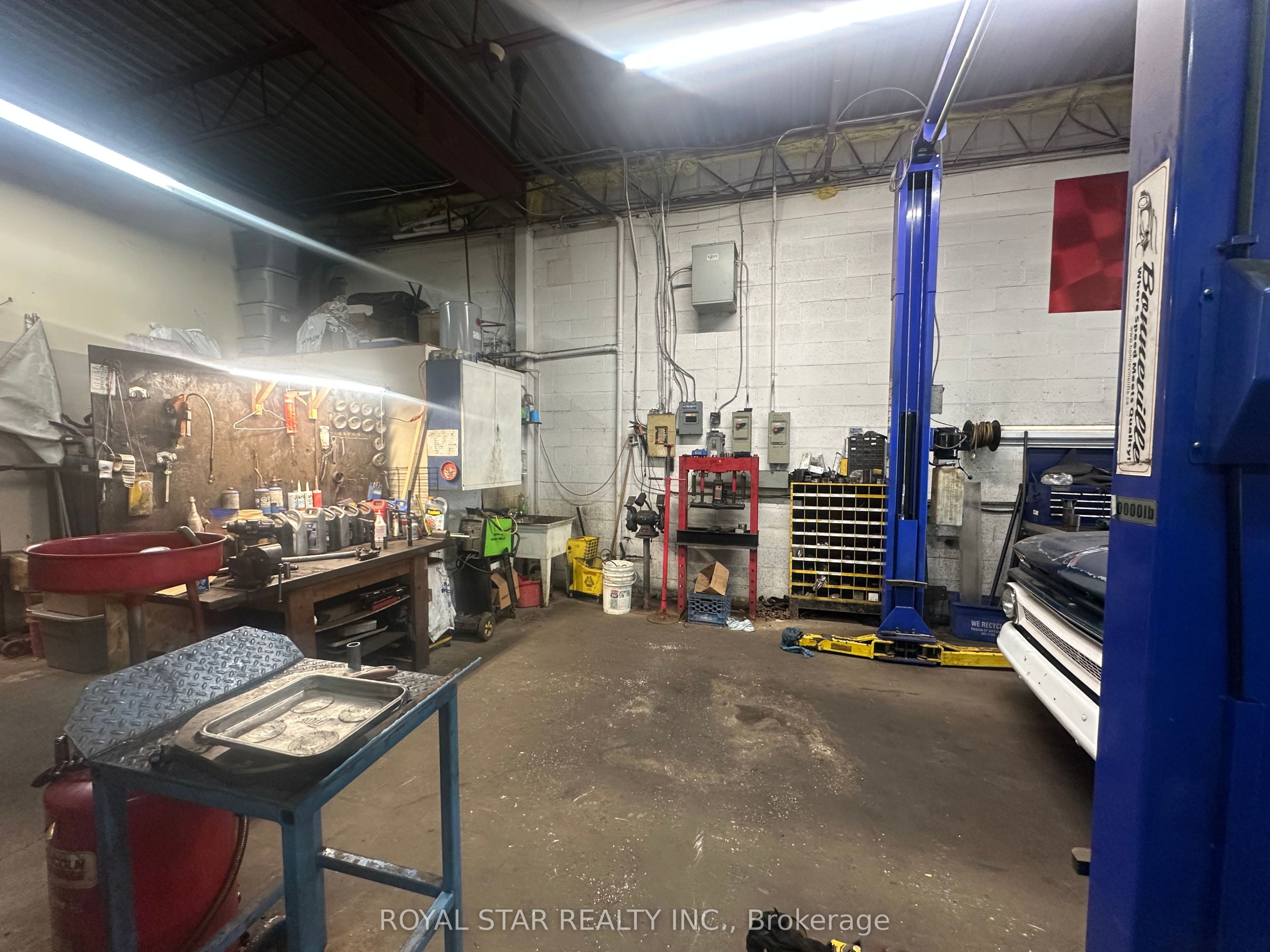53 Cowansview Road Property Photo 11