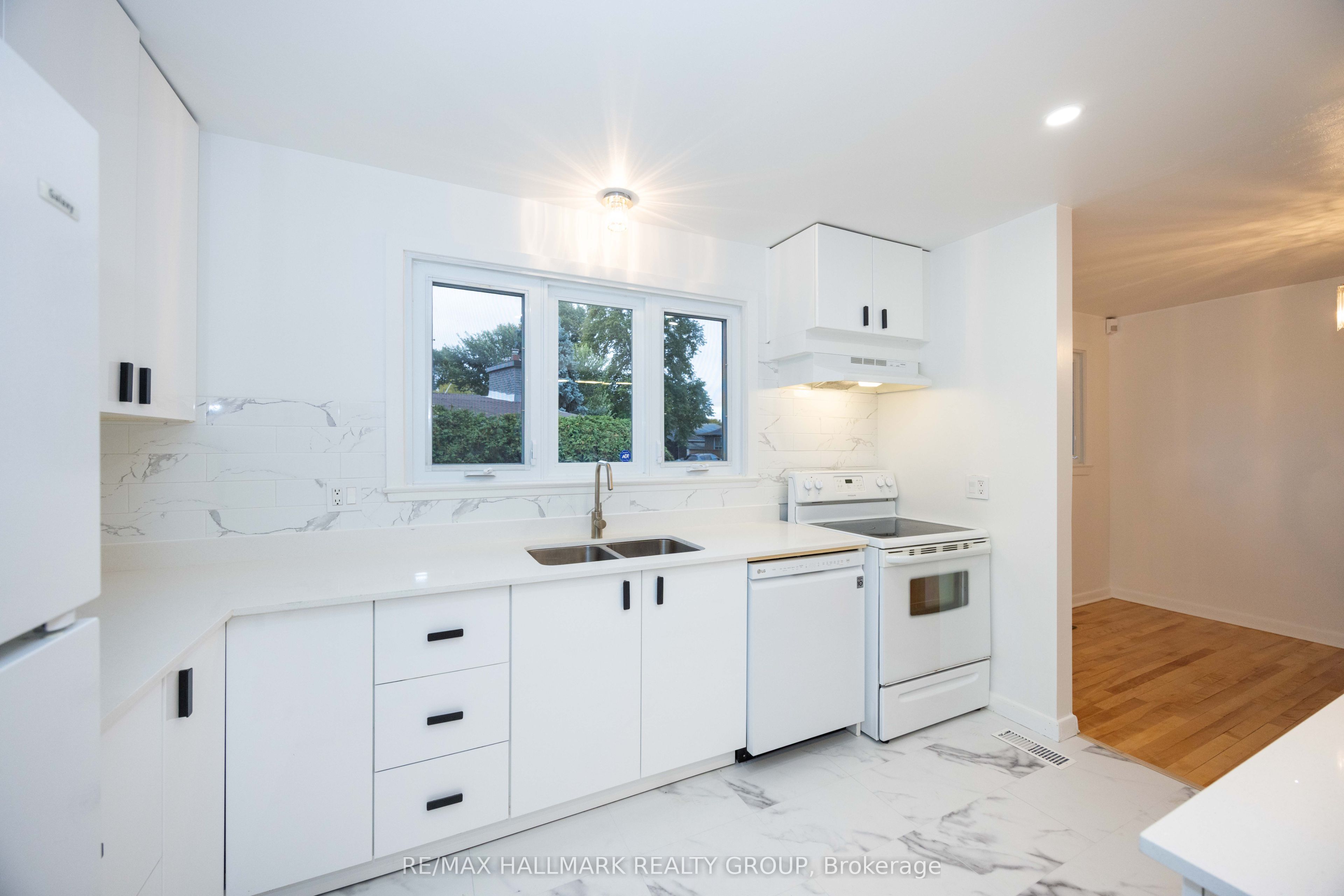 926 Elsett Drive Property Photo 16