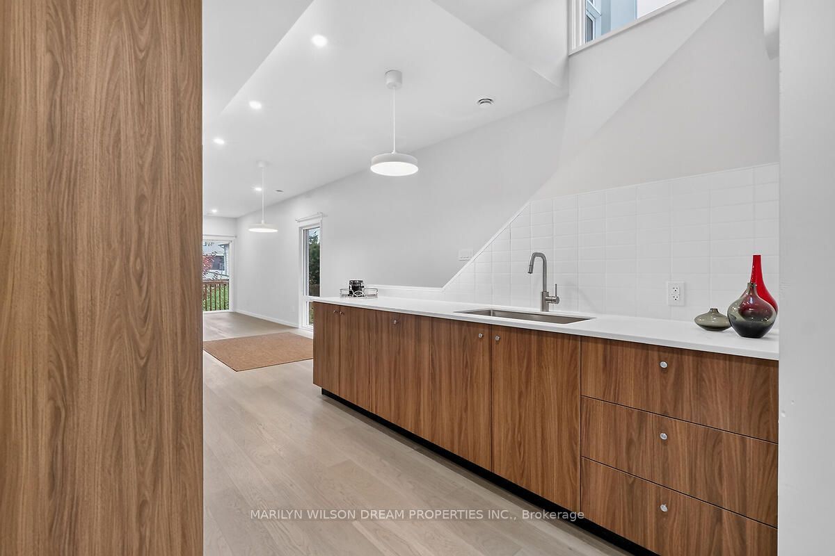 43 Stirling Avenue Property Photo 6