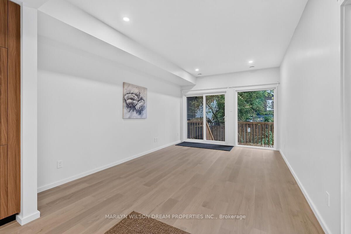 43 Stirling Avenue Property Photo 13