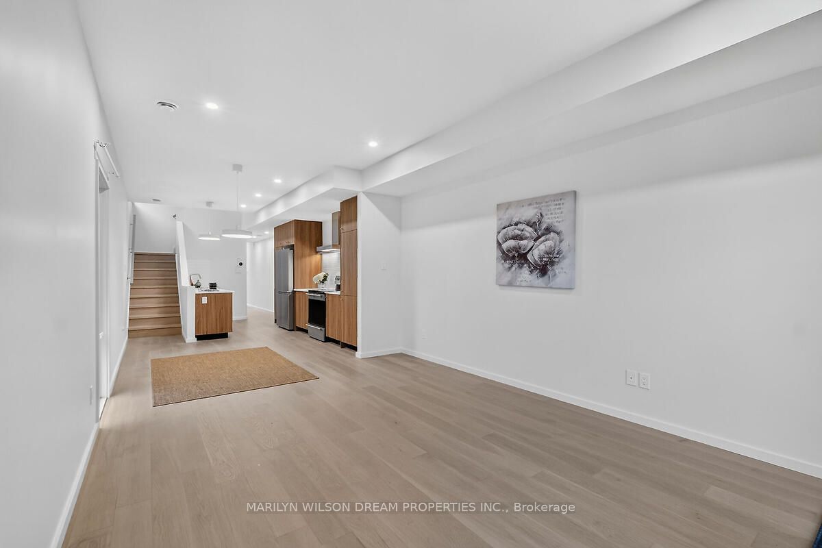 43 Stirling Avenue Property Photo 14