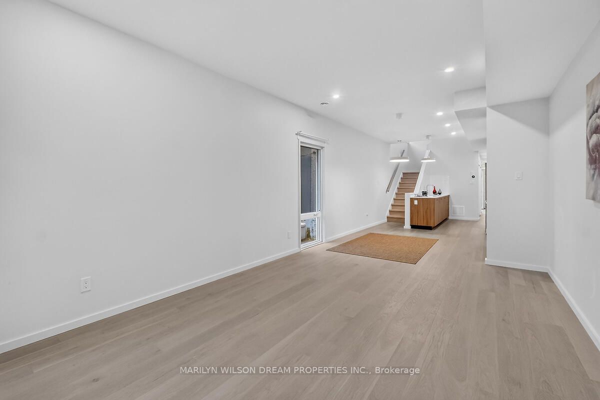 43 Stirling Avenue Property Photo 15