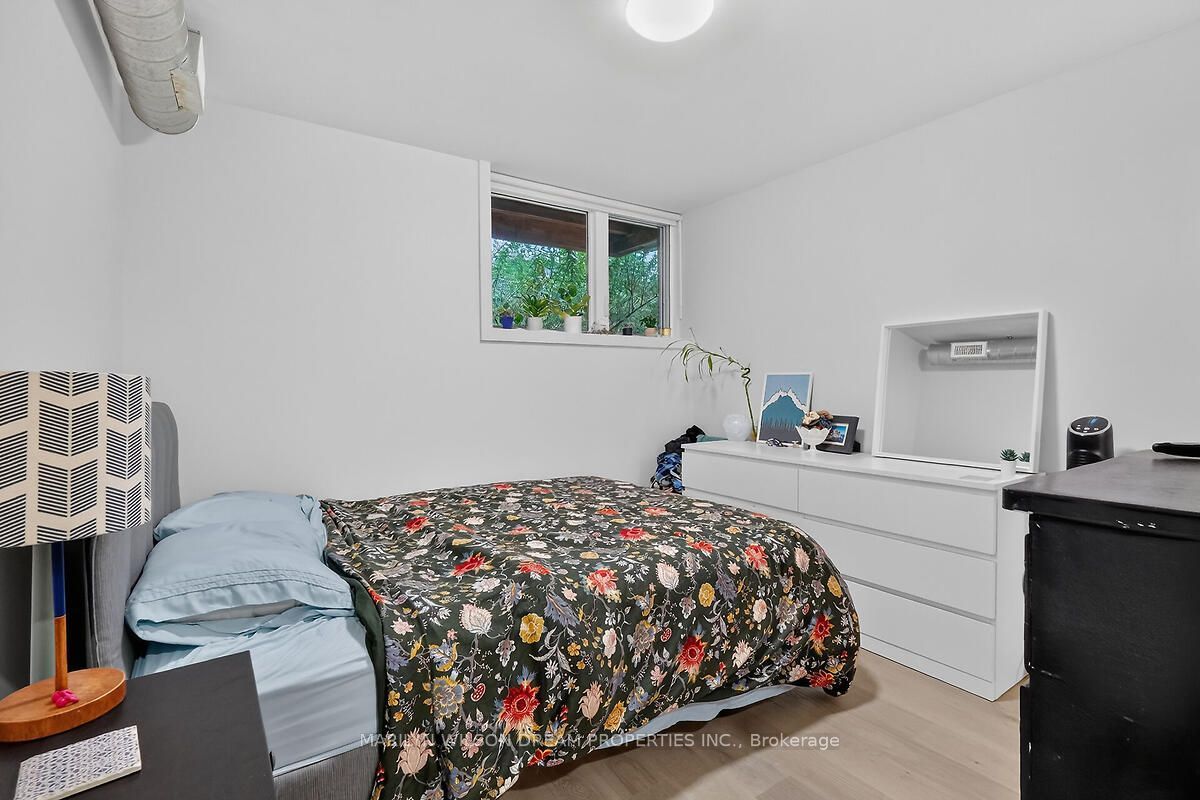 43 Stirling Avenue Property Photo 45