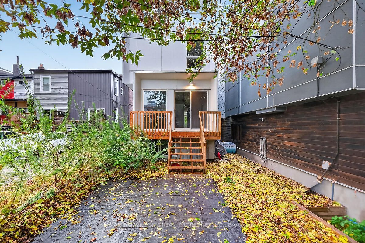 43 Stirling Avenue Property Photo 49