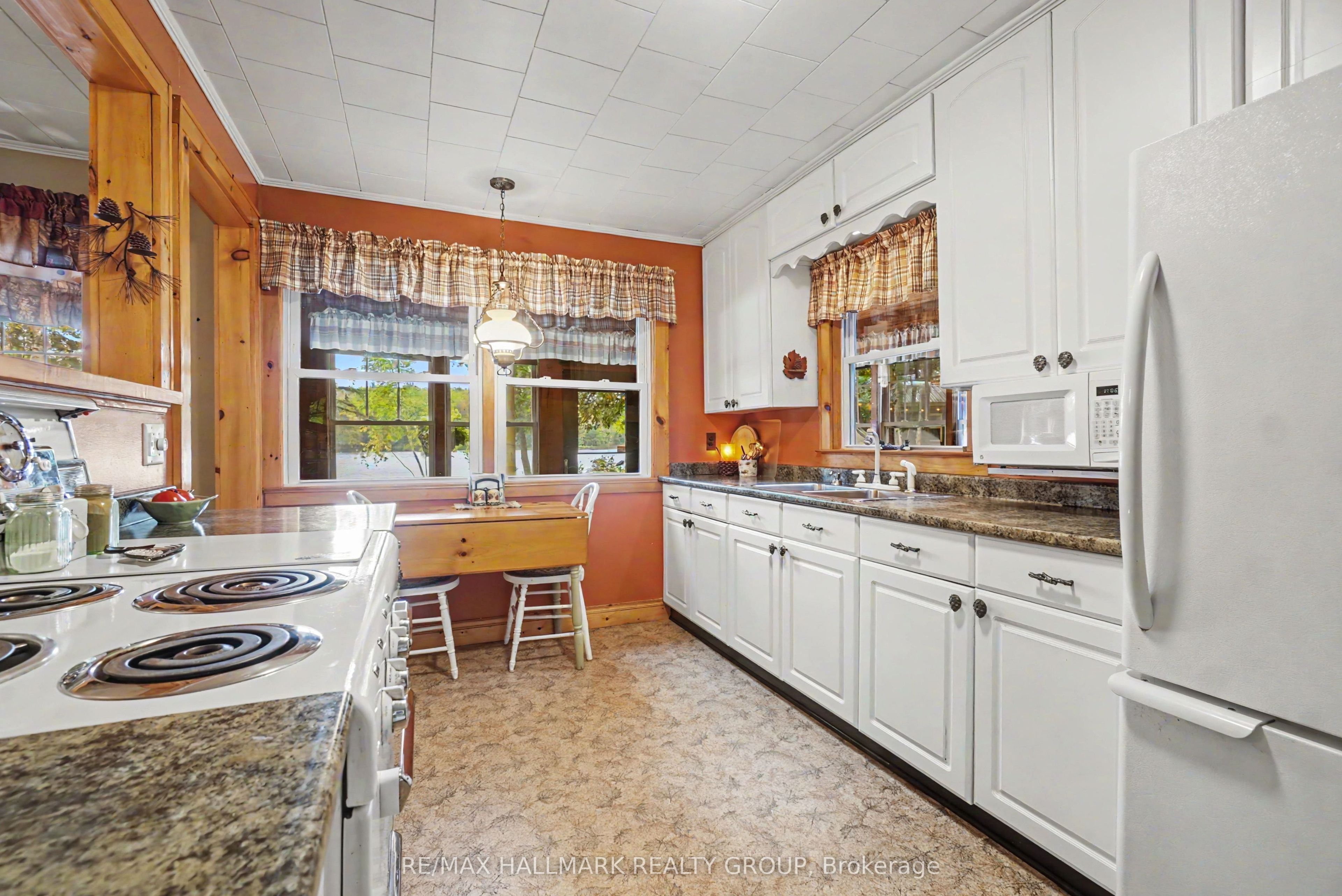 391 Long Lake Road Property Photo 17