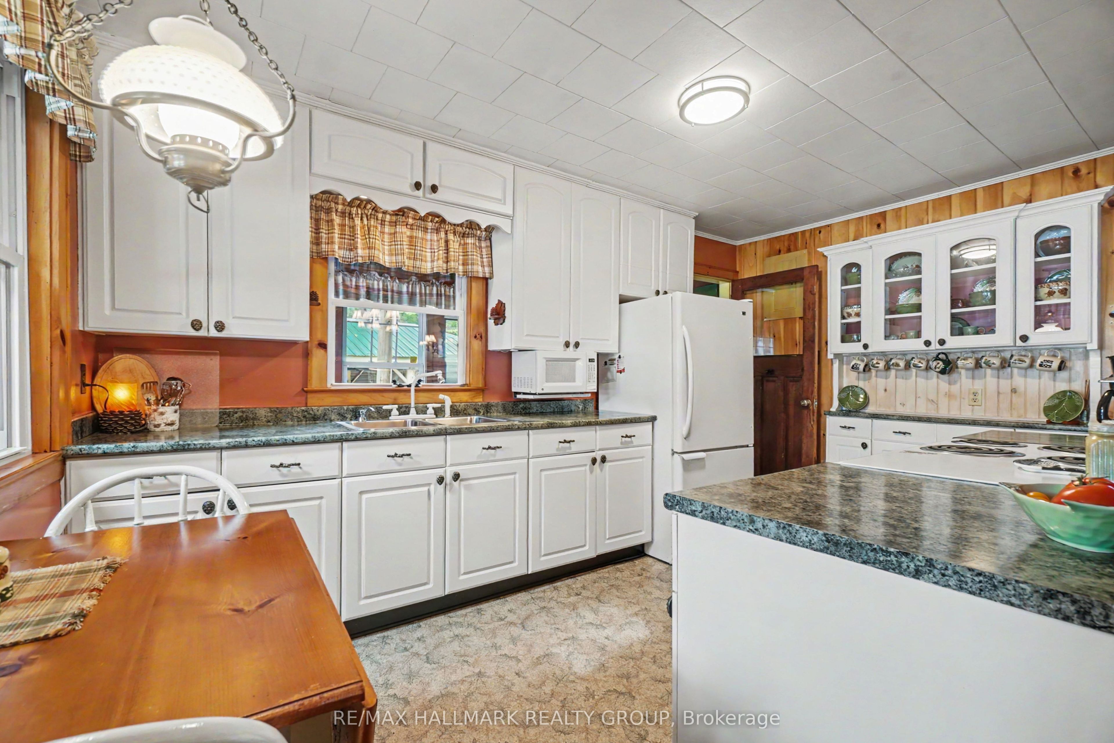 391 Long Lake Road Property Photo 18