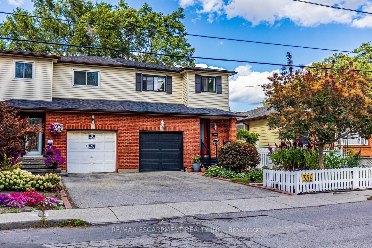 336 Jackson Street W Property Photo 1