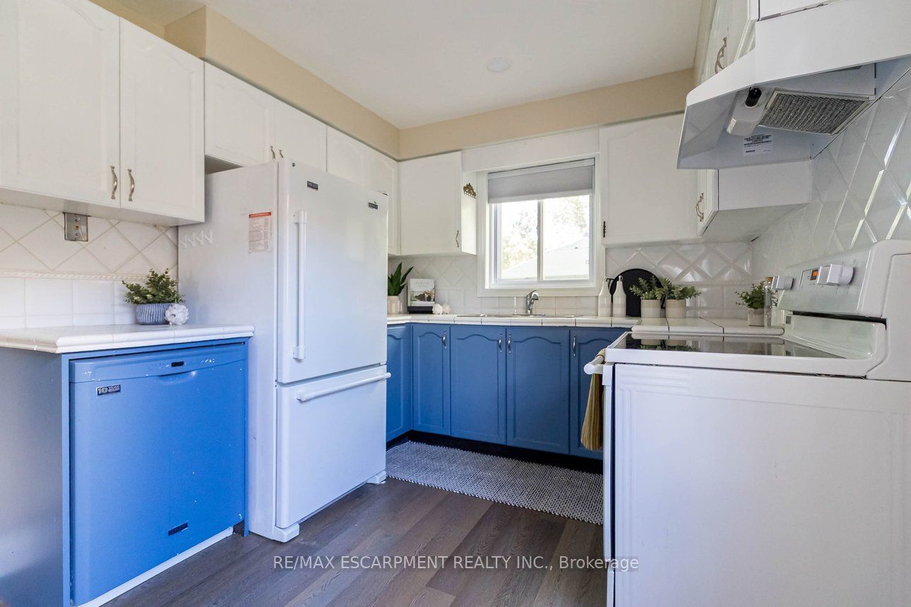 336 Jackson Street W Property Photo 16