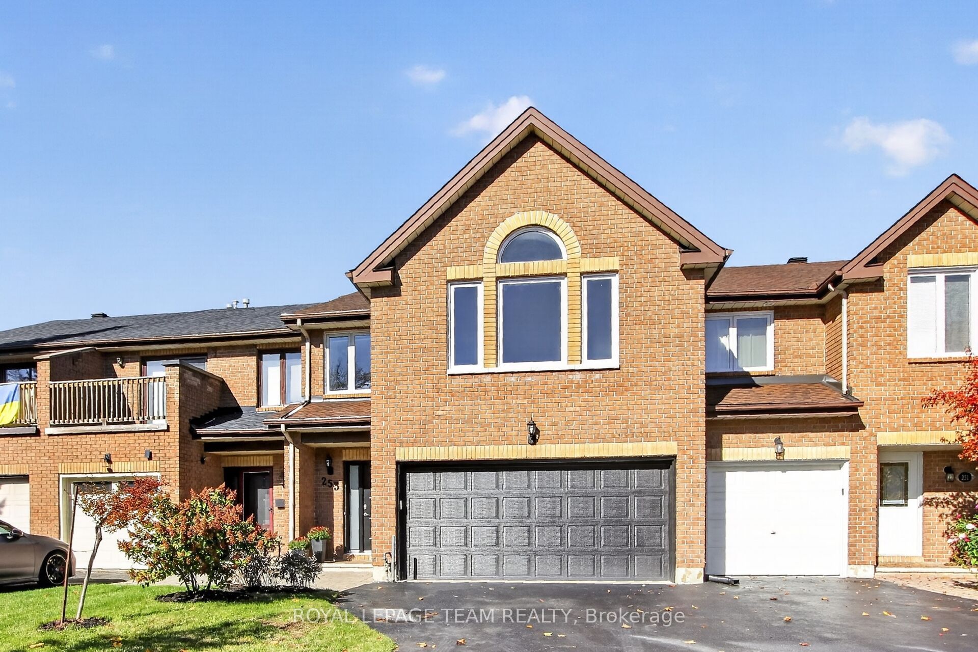 253 Knudson Drive Property Photo 1