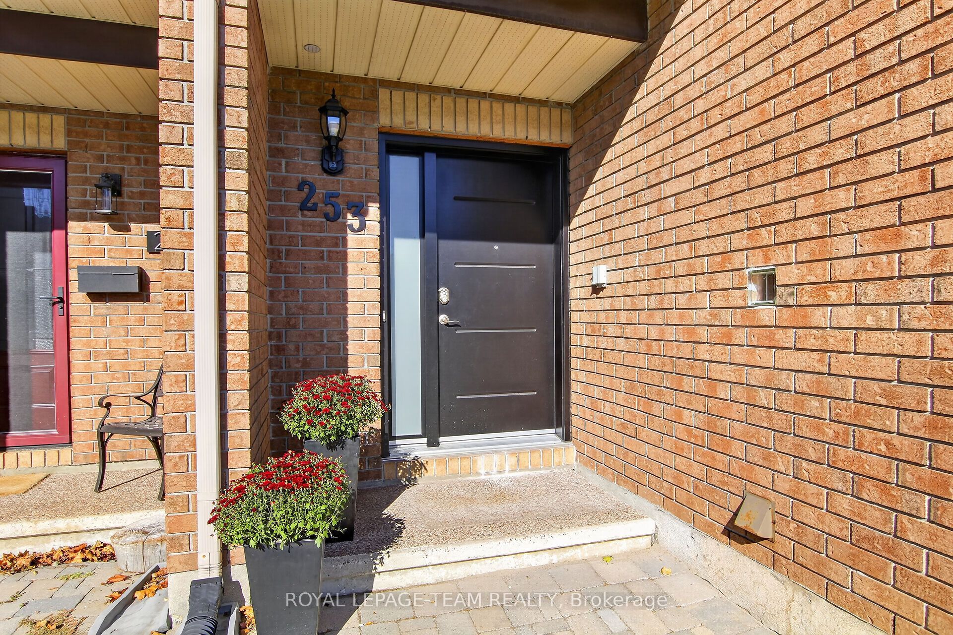 253 Knudson Drive Property Photo 8