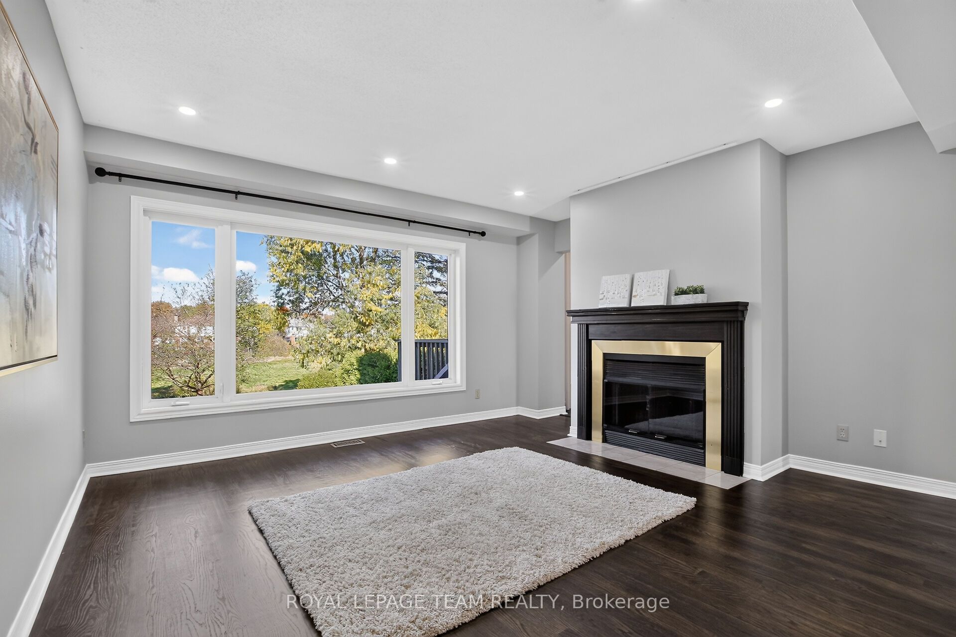 253 Knudson Drive Property Photo 12