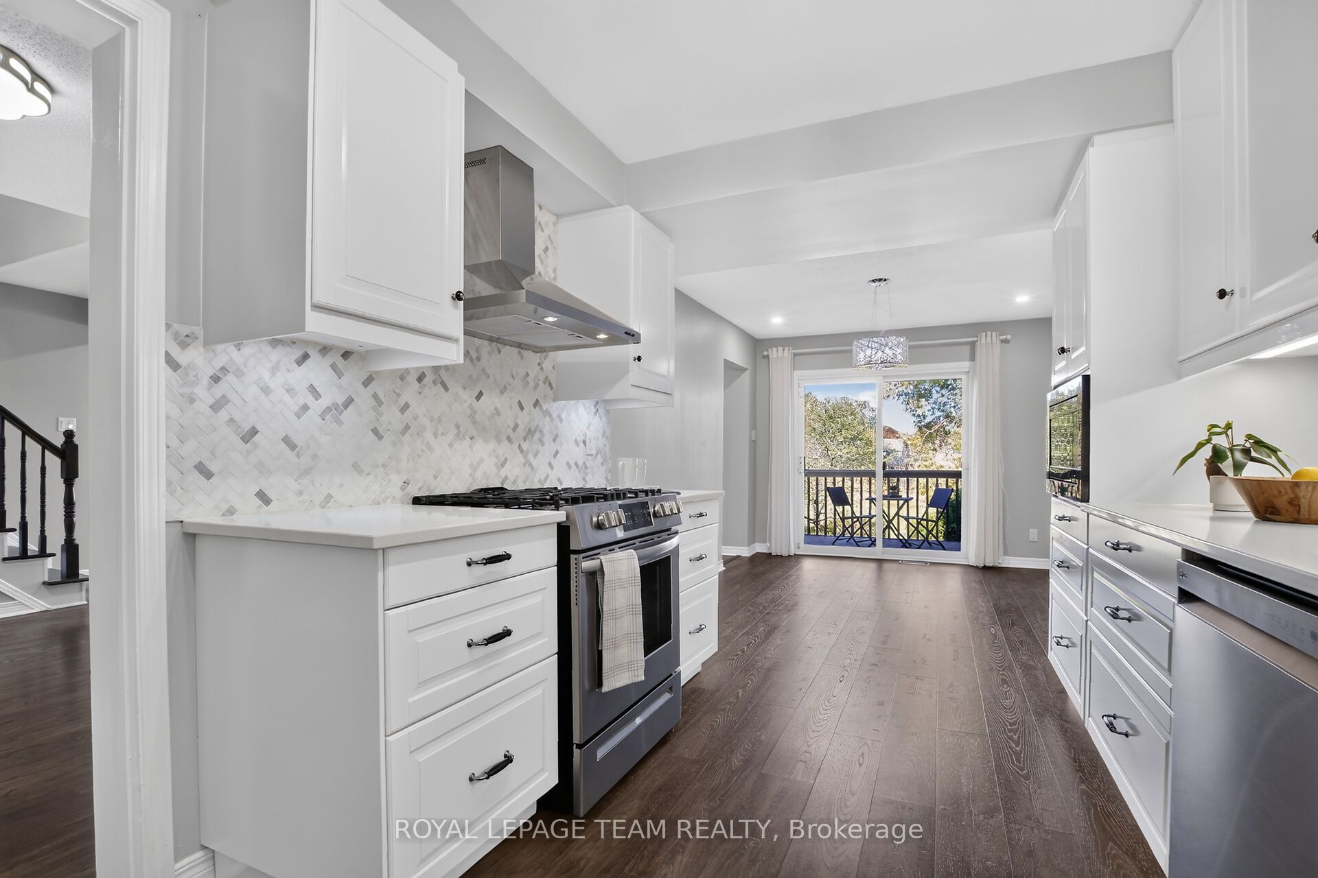 253 Knudson Drive Property Photo 17
