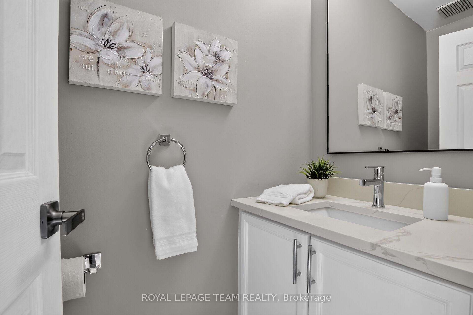 253 Knudson Drive Property Photo 22