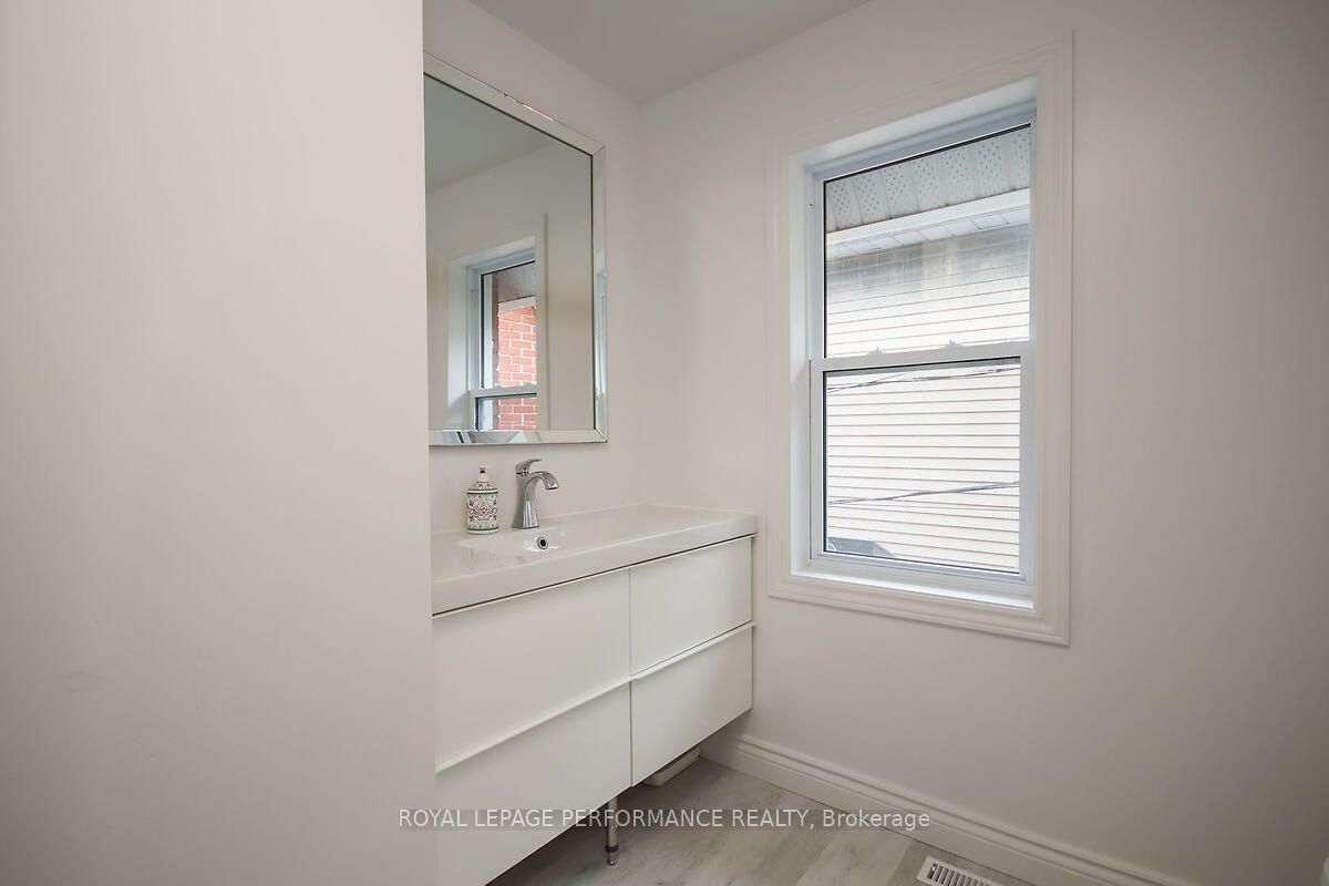 49 Bayswater Avenue Property Photo 24
