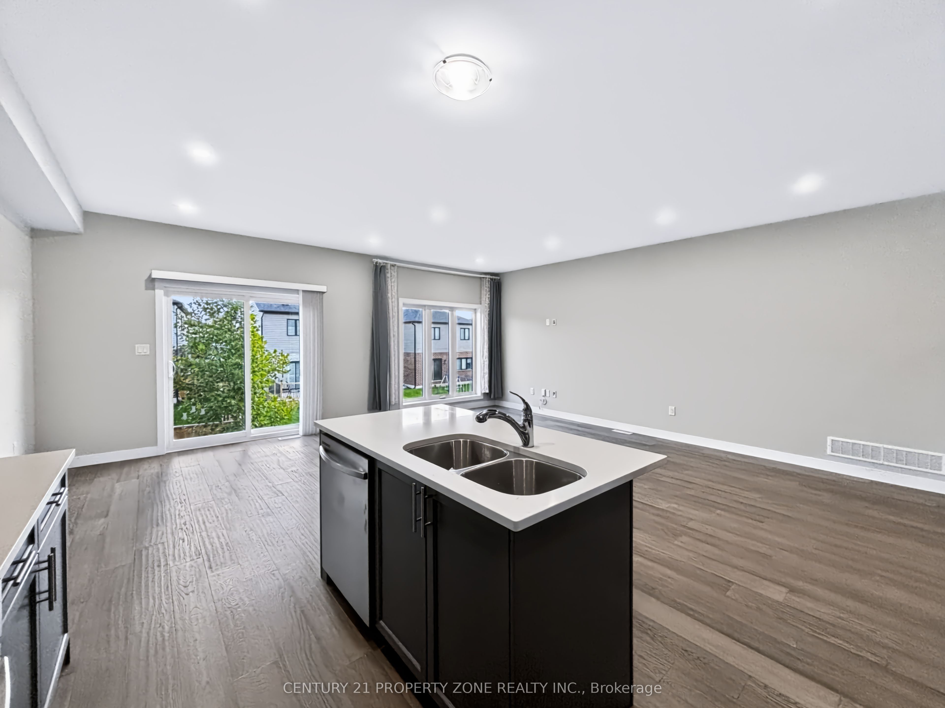 3596 Southbridge Avenue Property Photo 15