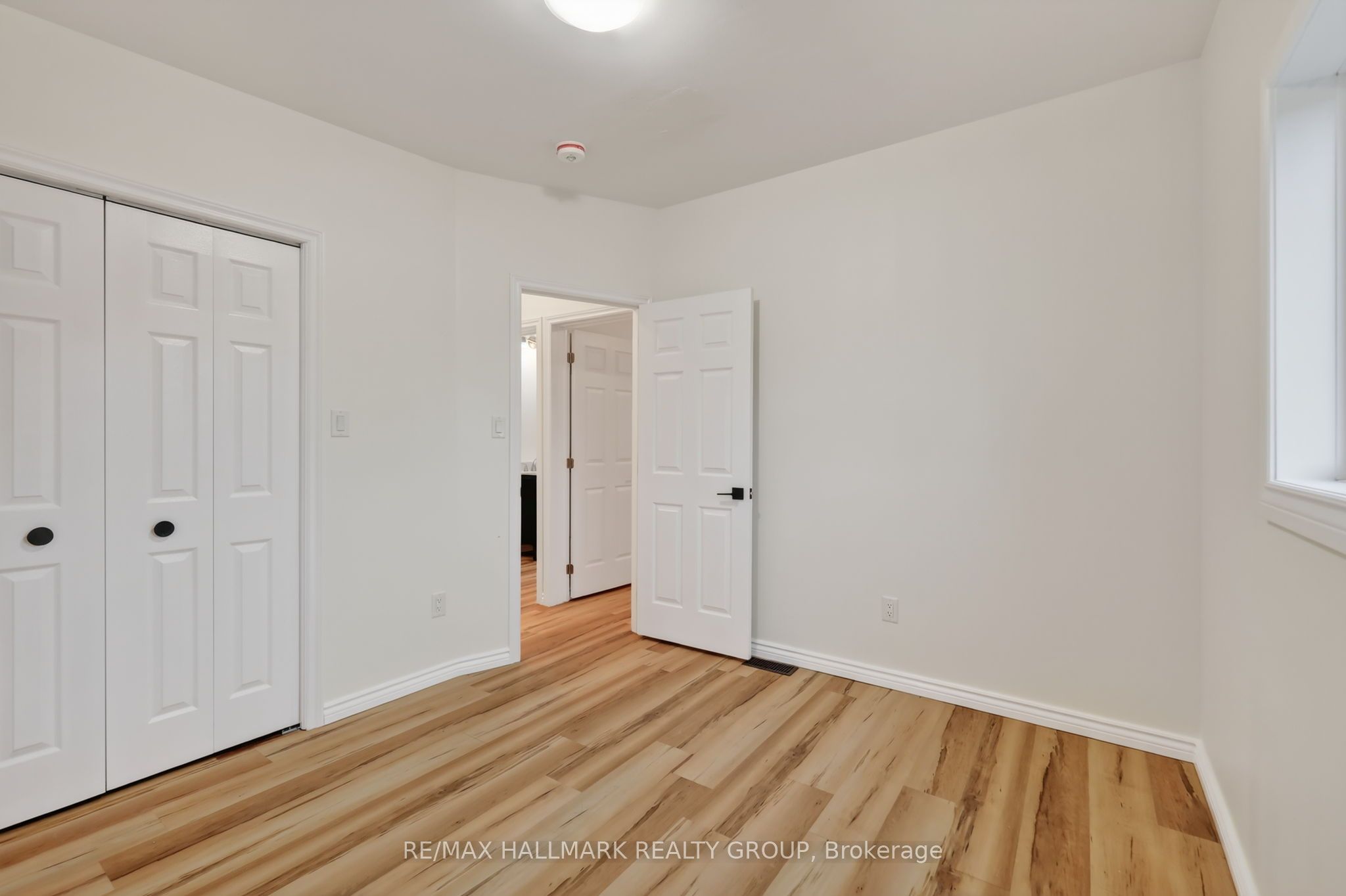 128 Bonnechere Street N Property Photo 31