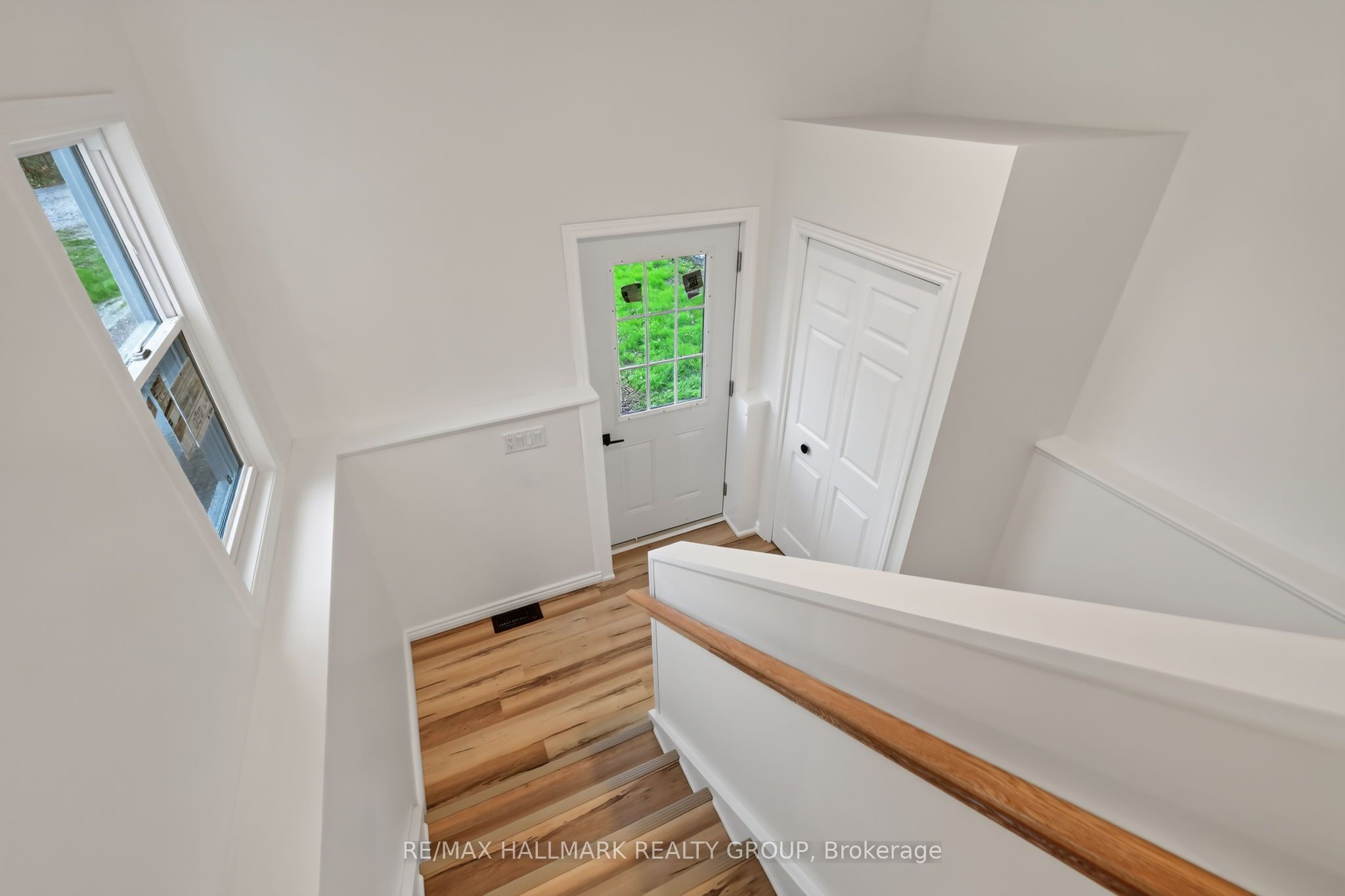 128 Bonnechere Street N Property Photo 33