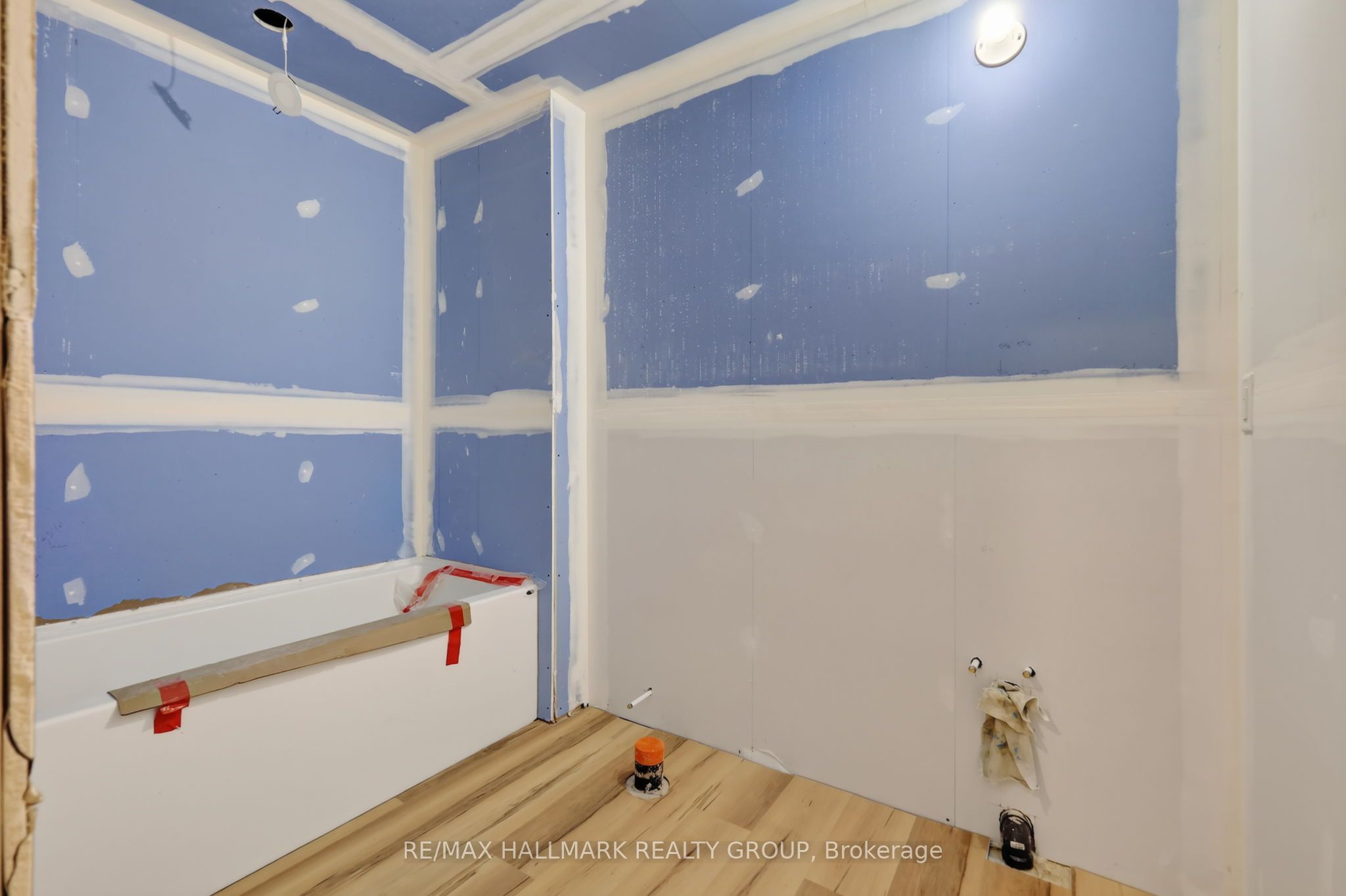 128 Bonnechere Street N Property Photo 37