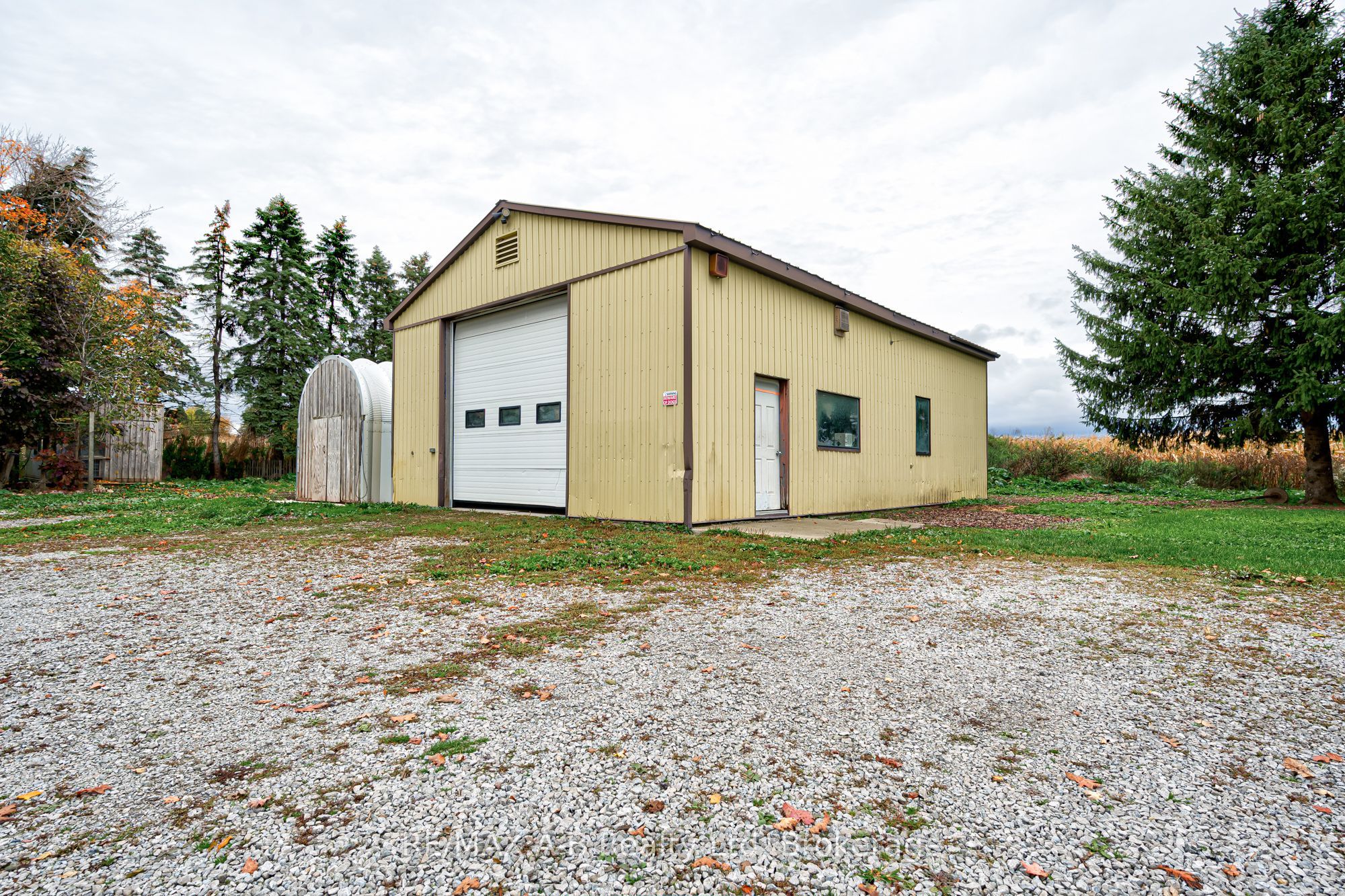236056 23rd Line Property Photo 3