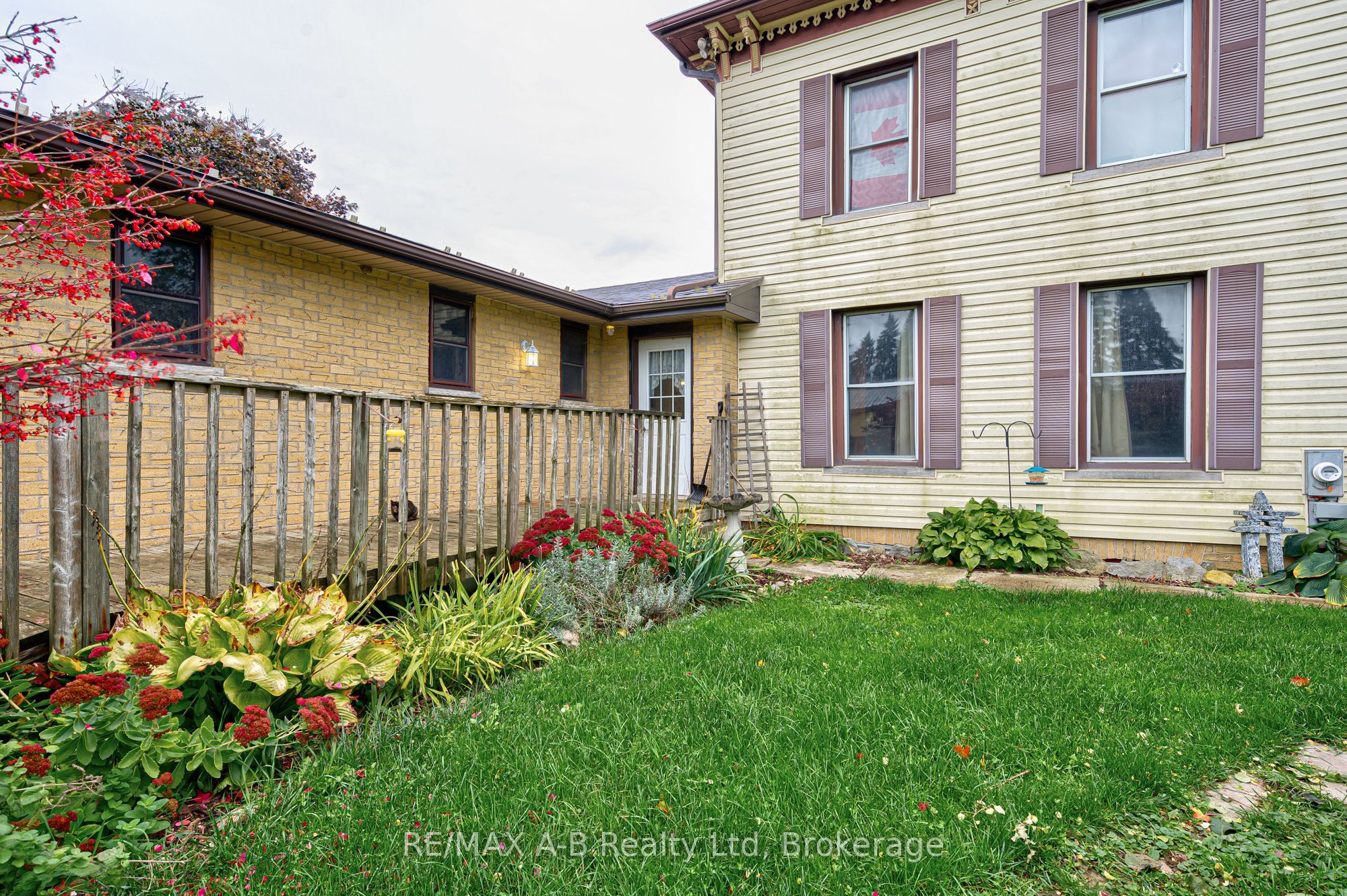 236056 23rd Line Property Photo 5