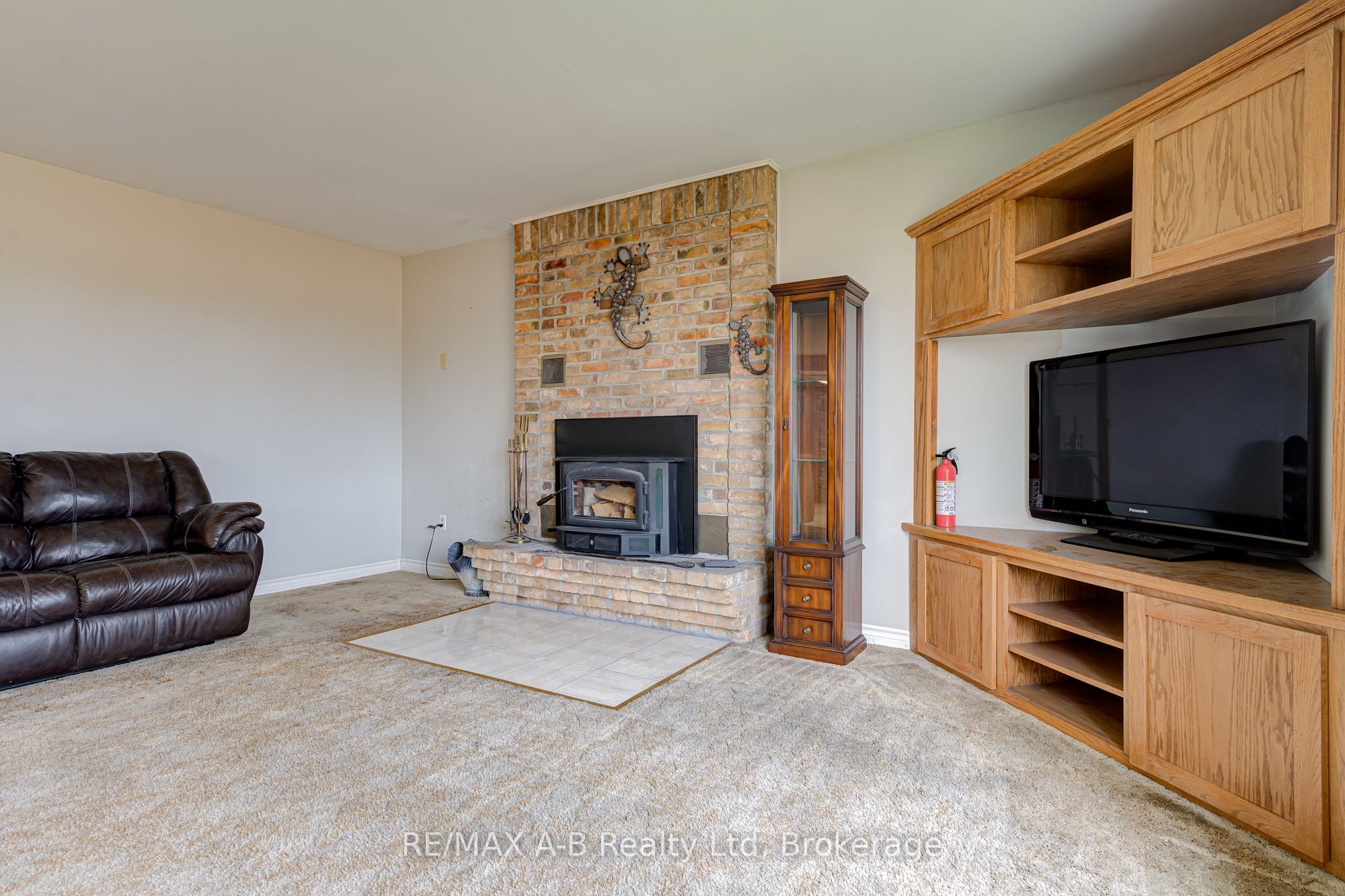 236056 23rd Line Property Photo 11