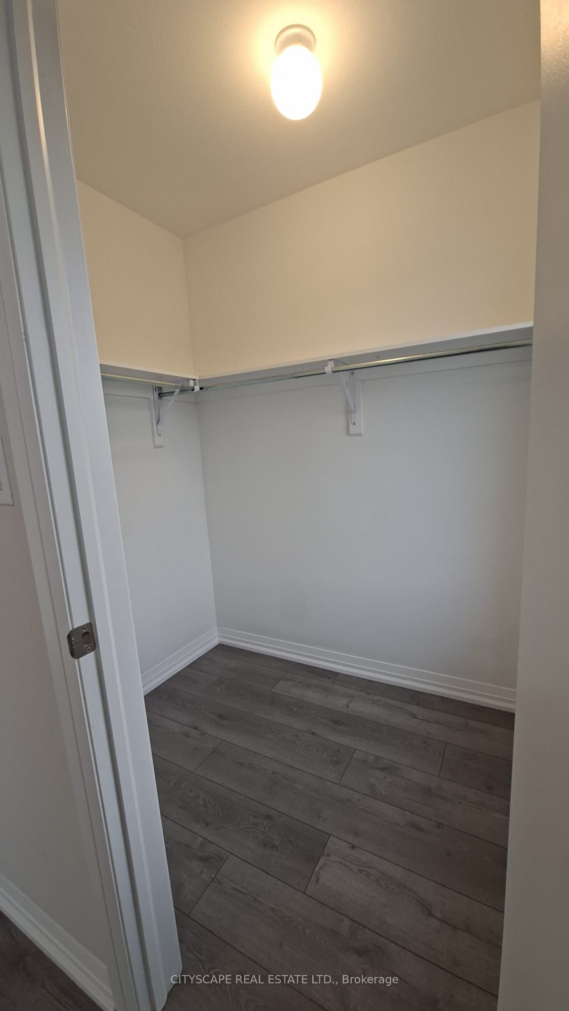 69 Bur Oak Drive Property Photo 12