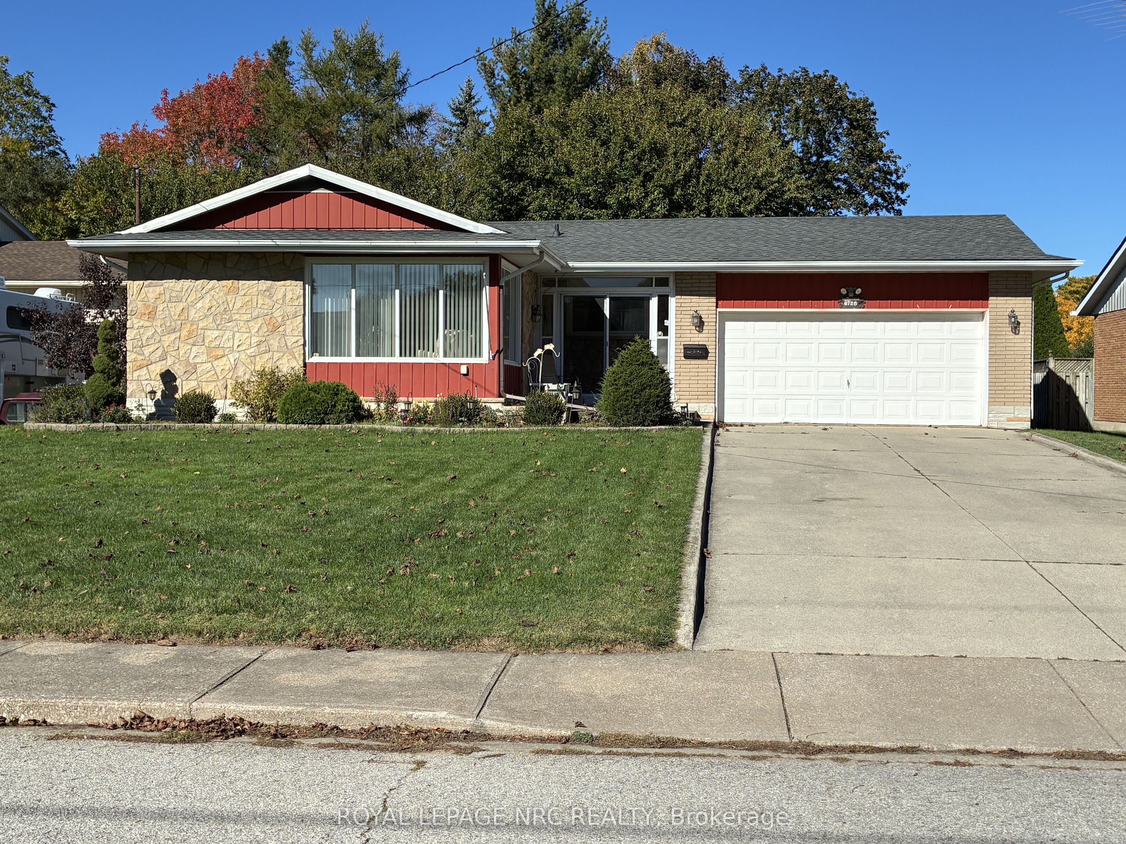 6725 Randy Drive Property Photo 1
