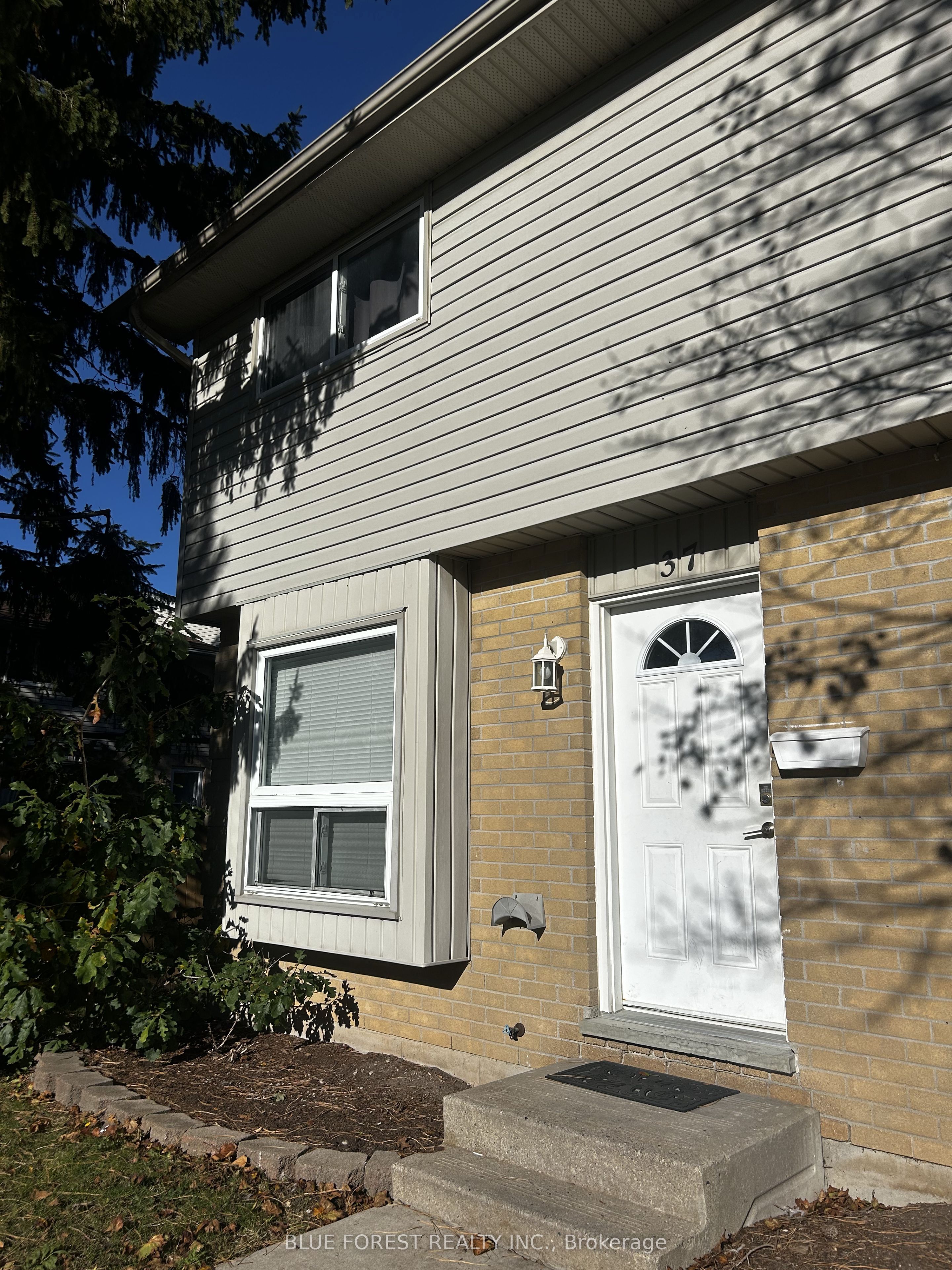 577 Third Street 37 Property Photo 1