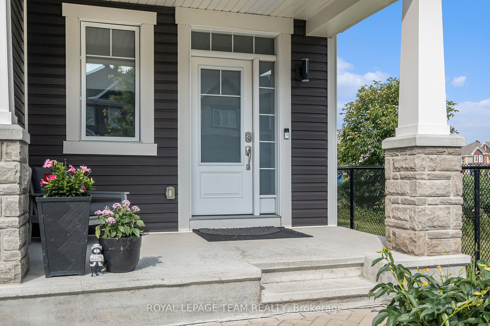 622 Malahat Way Property Photo 2