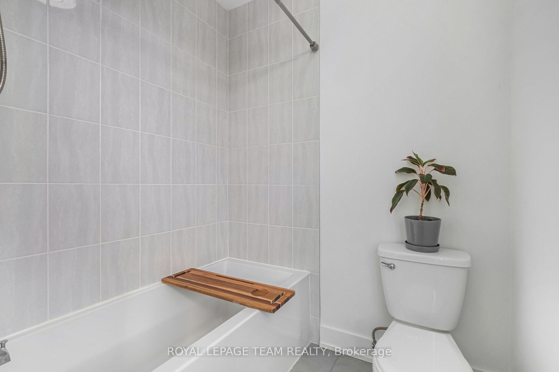 622 Malahat Way Property Photo 17