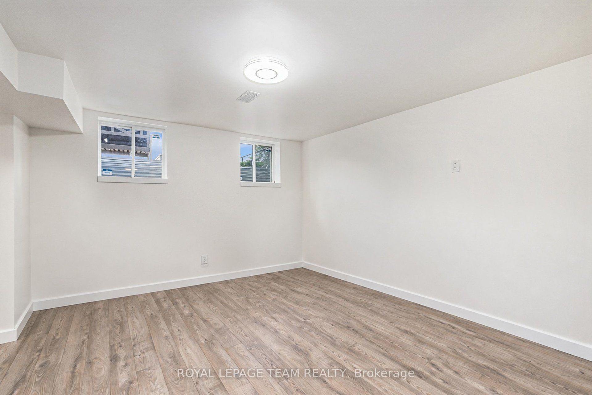 622 Malahat Way Property Photo 24