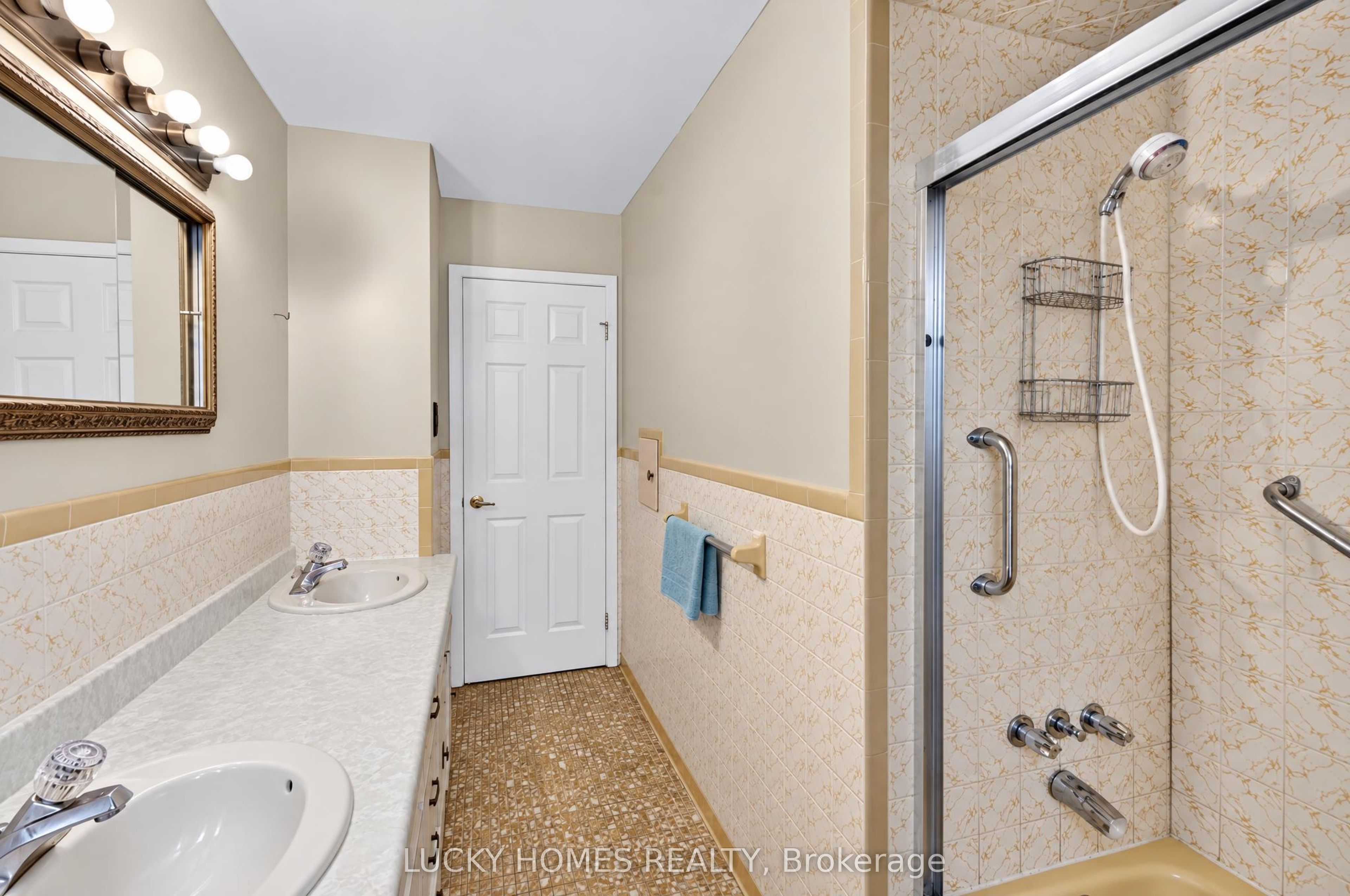 3061 Lloyd George Boulevard Property Photo 31