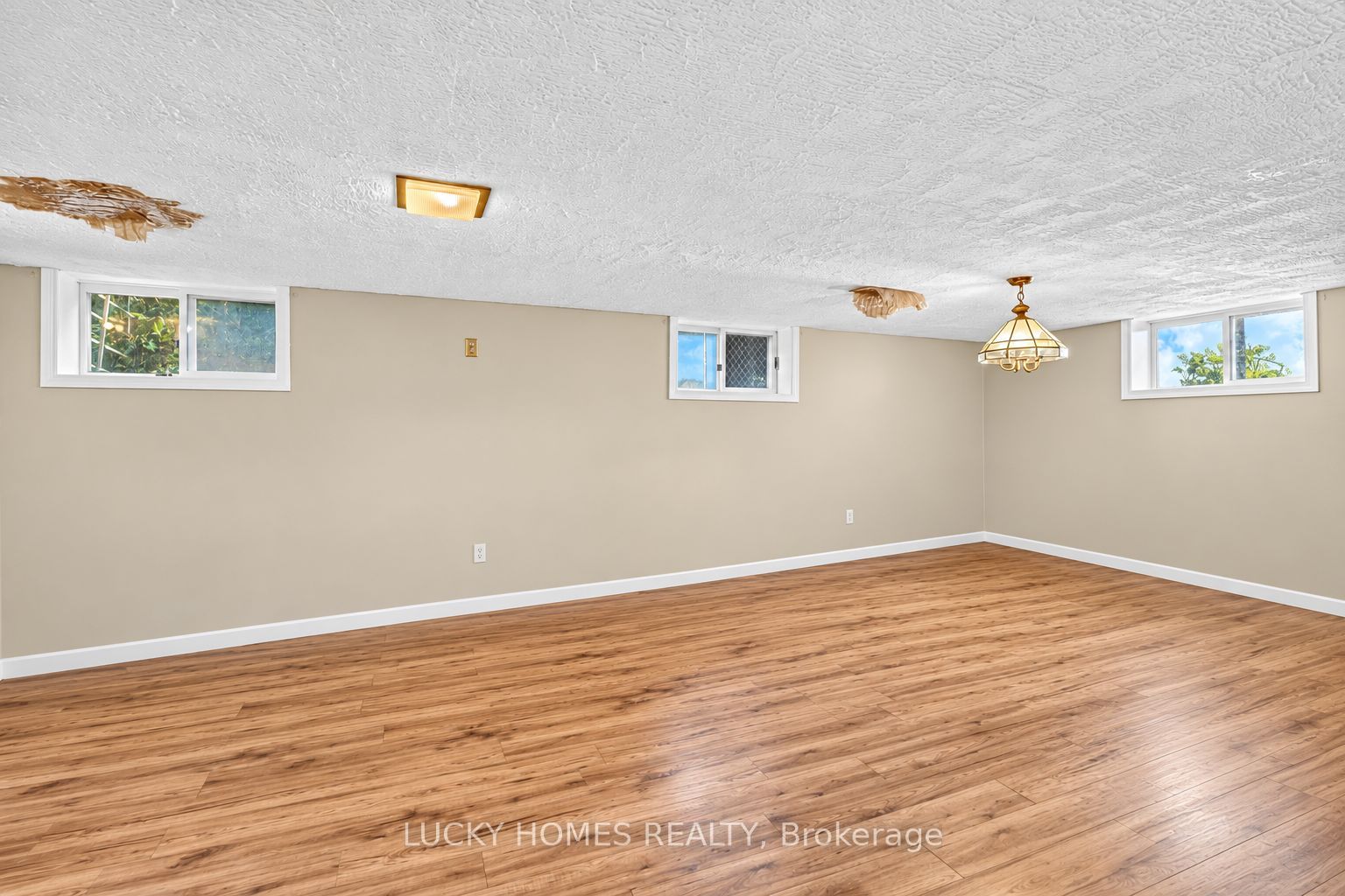 3061 Lloyd George Boulevard Property Photo 34