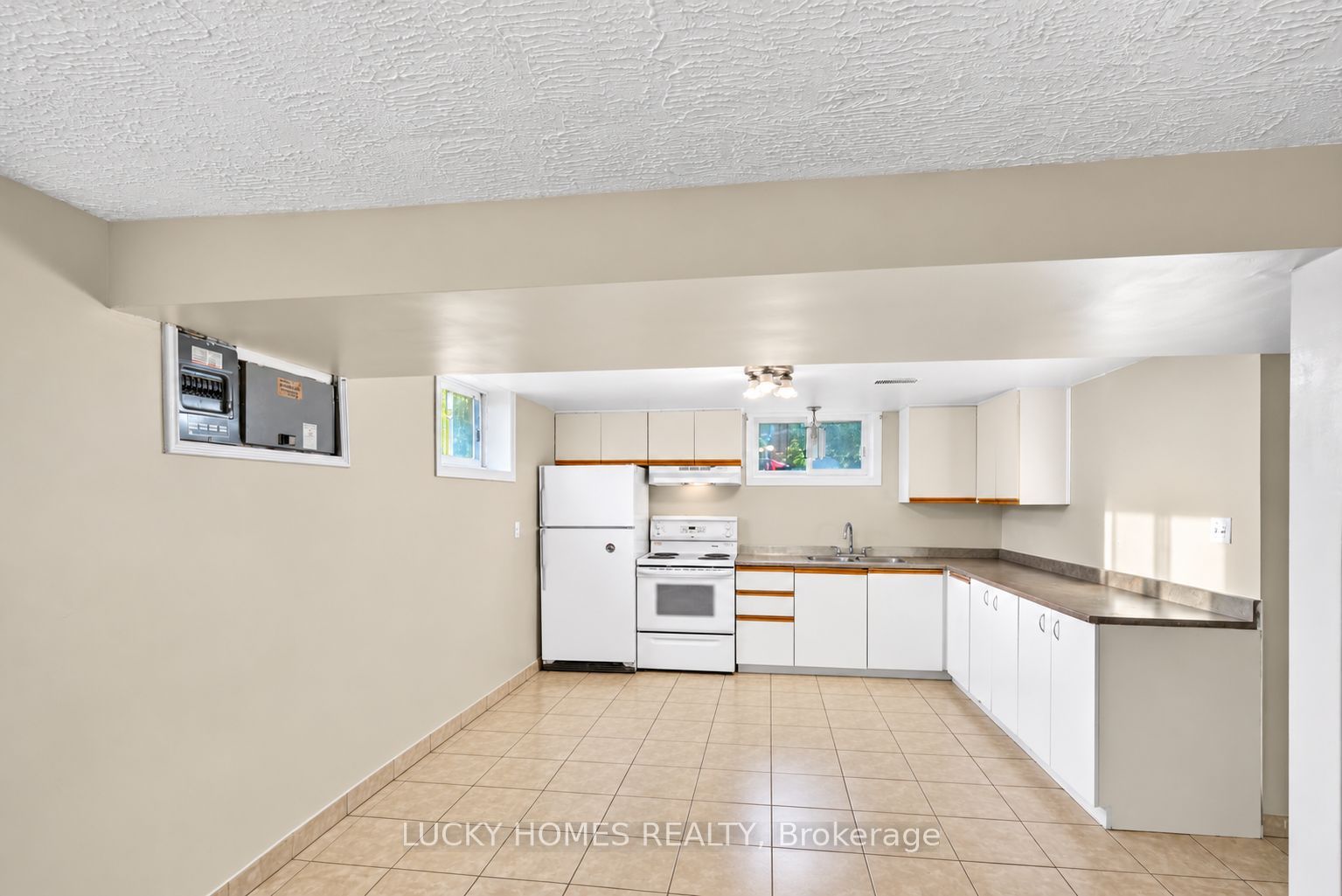 3061 Lloyd George Boulevard Property Photo 37