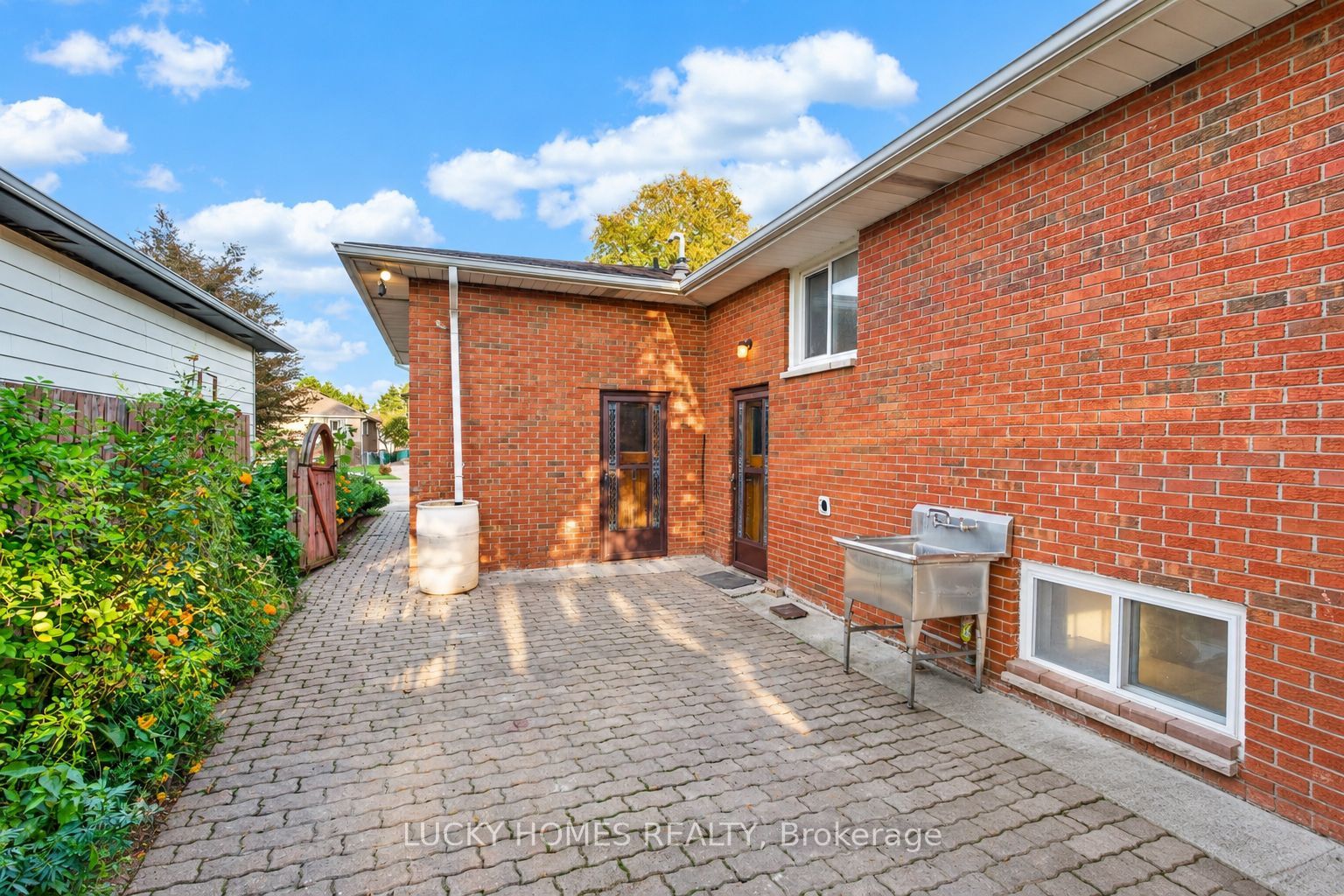 3061 Lloyd George Boulevard Property Photo 44