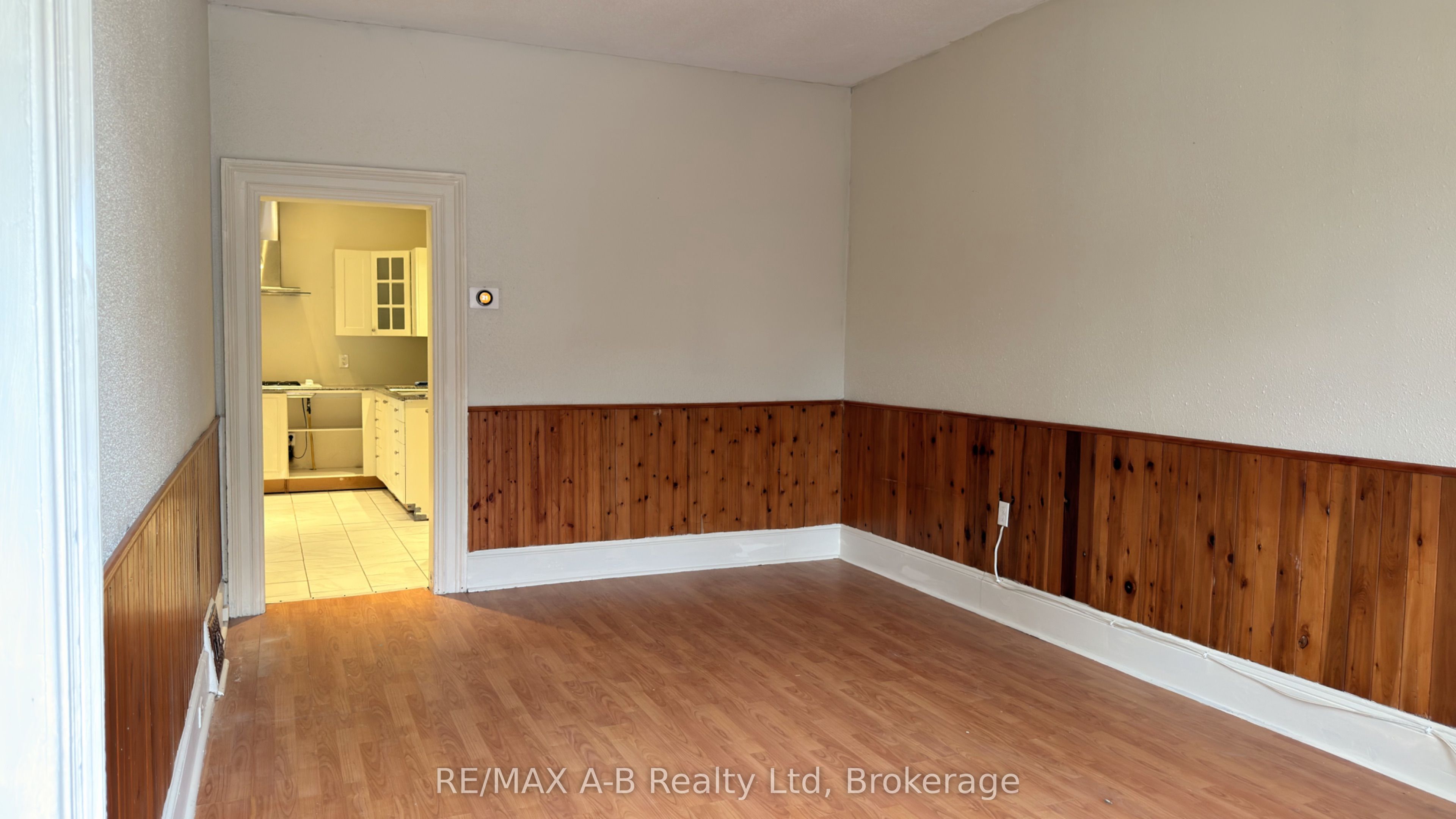 21 Henry Street Property Photo 4